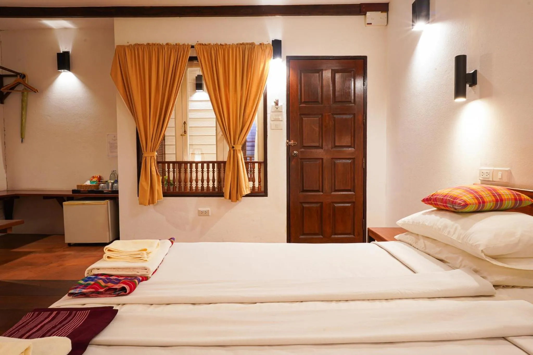 Bedroom, Bed in Thanicha Resort Amphawa