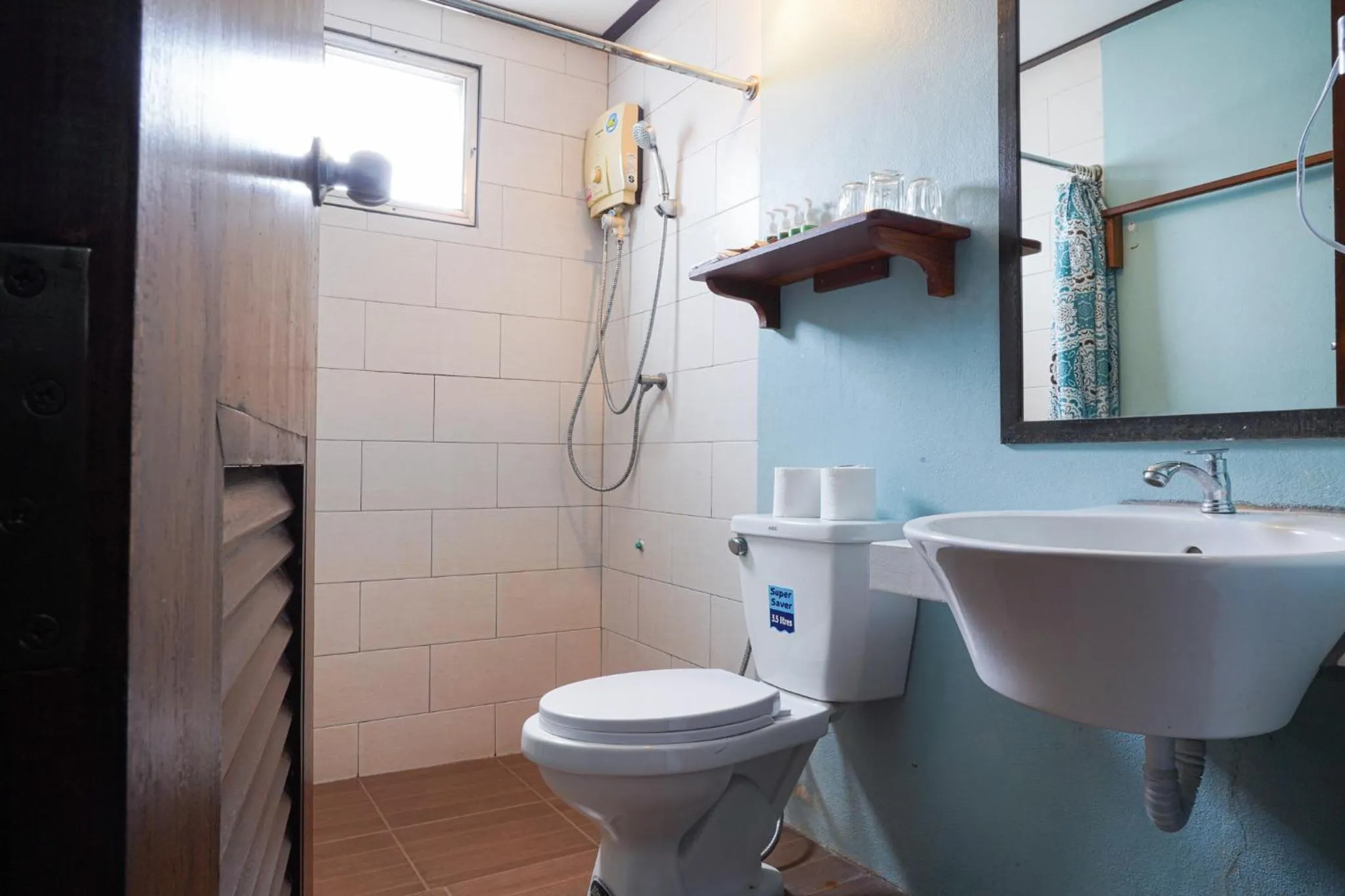 Bathroom in Thanicha Resort Amphawa