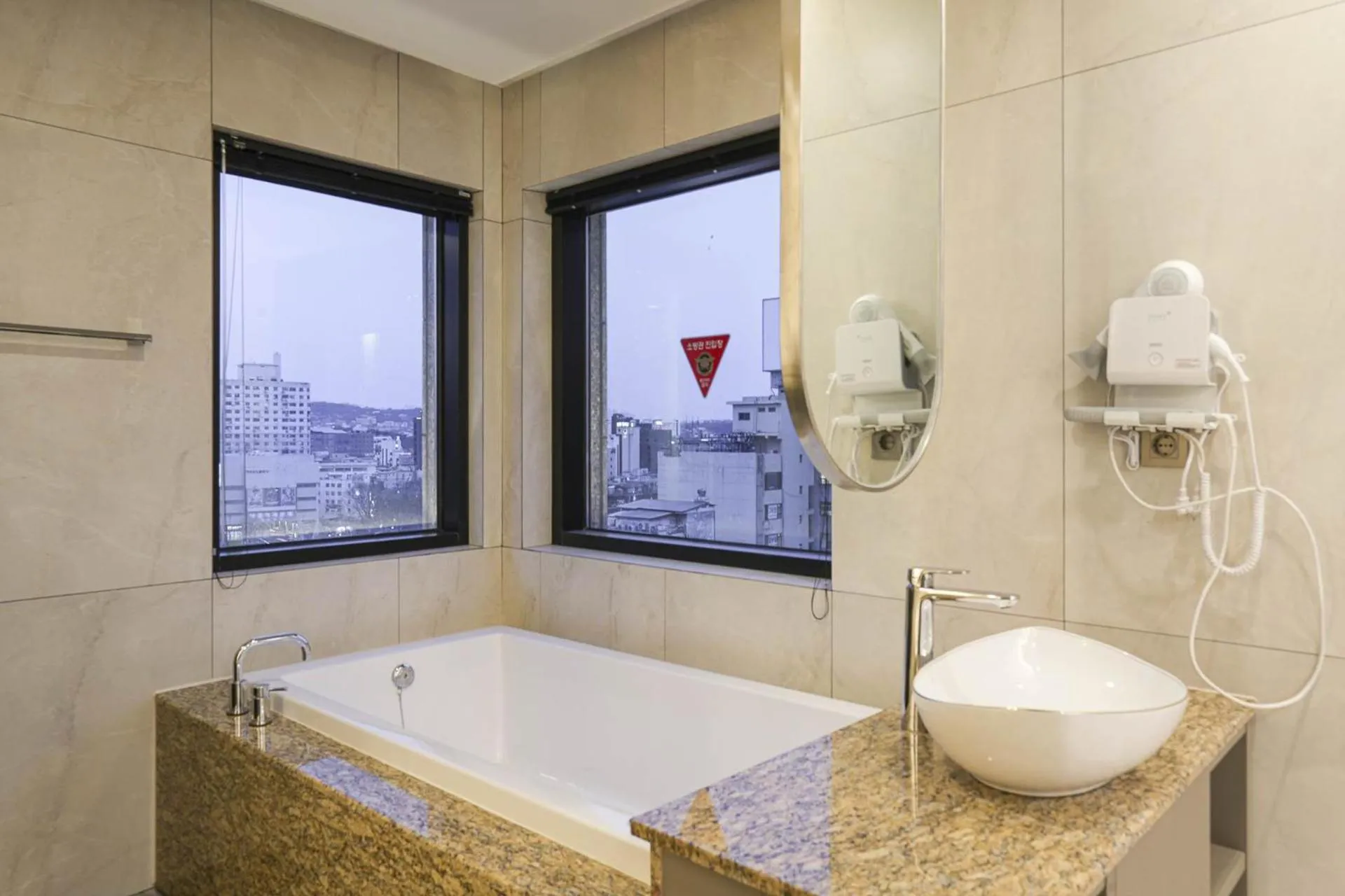 Shower in Heritage31 Hotel