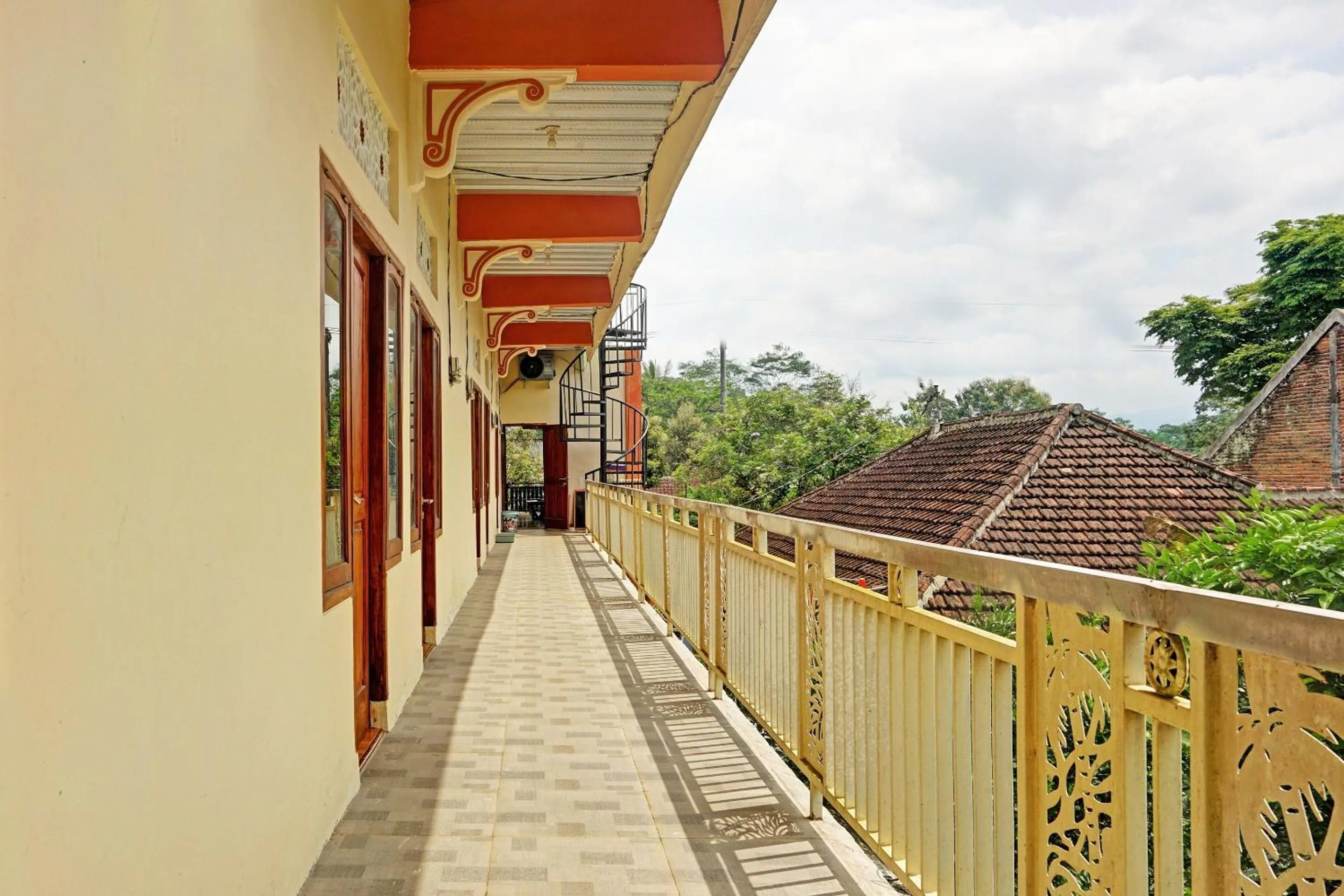 Lobby or reception in OYO Life 92568 Penginapan Joglo Syariah