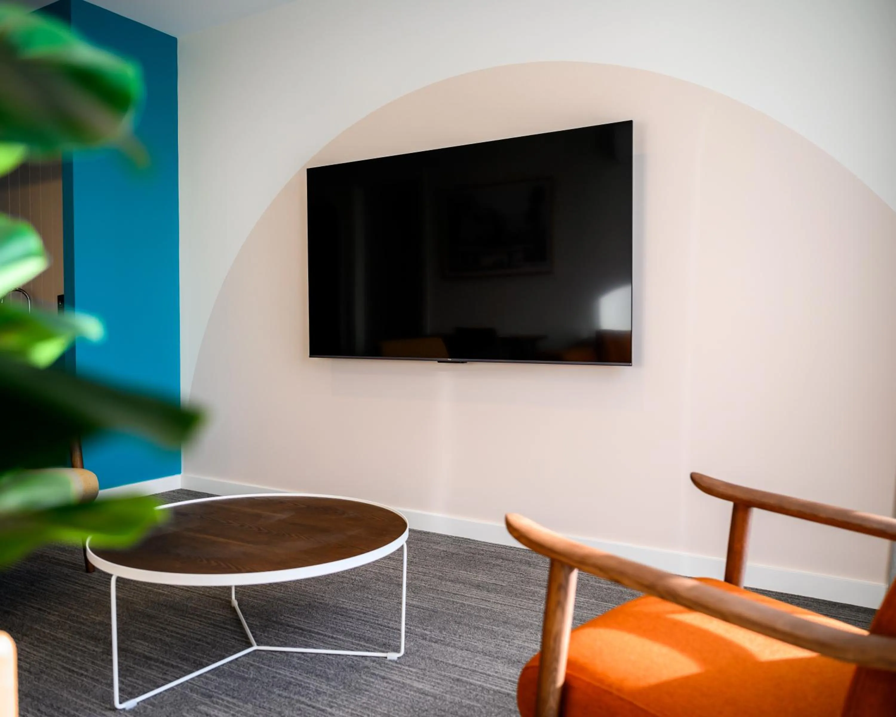 TV and multimedia in Peninsula Hotel Motel