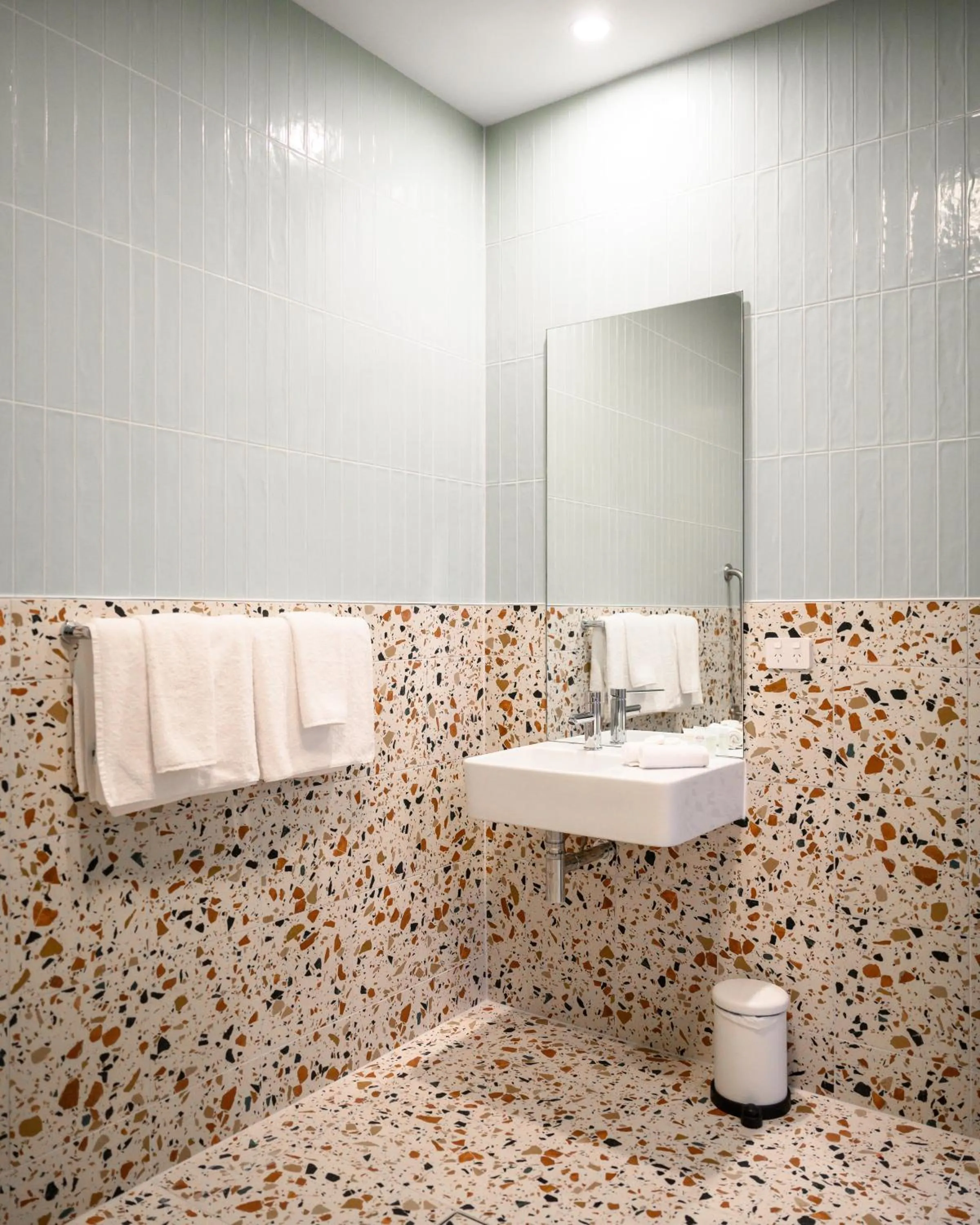 Peninsula Hotel Motel