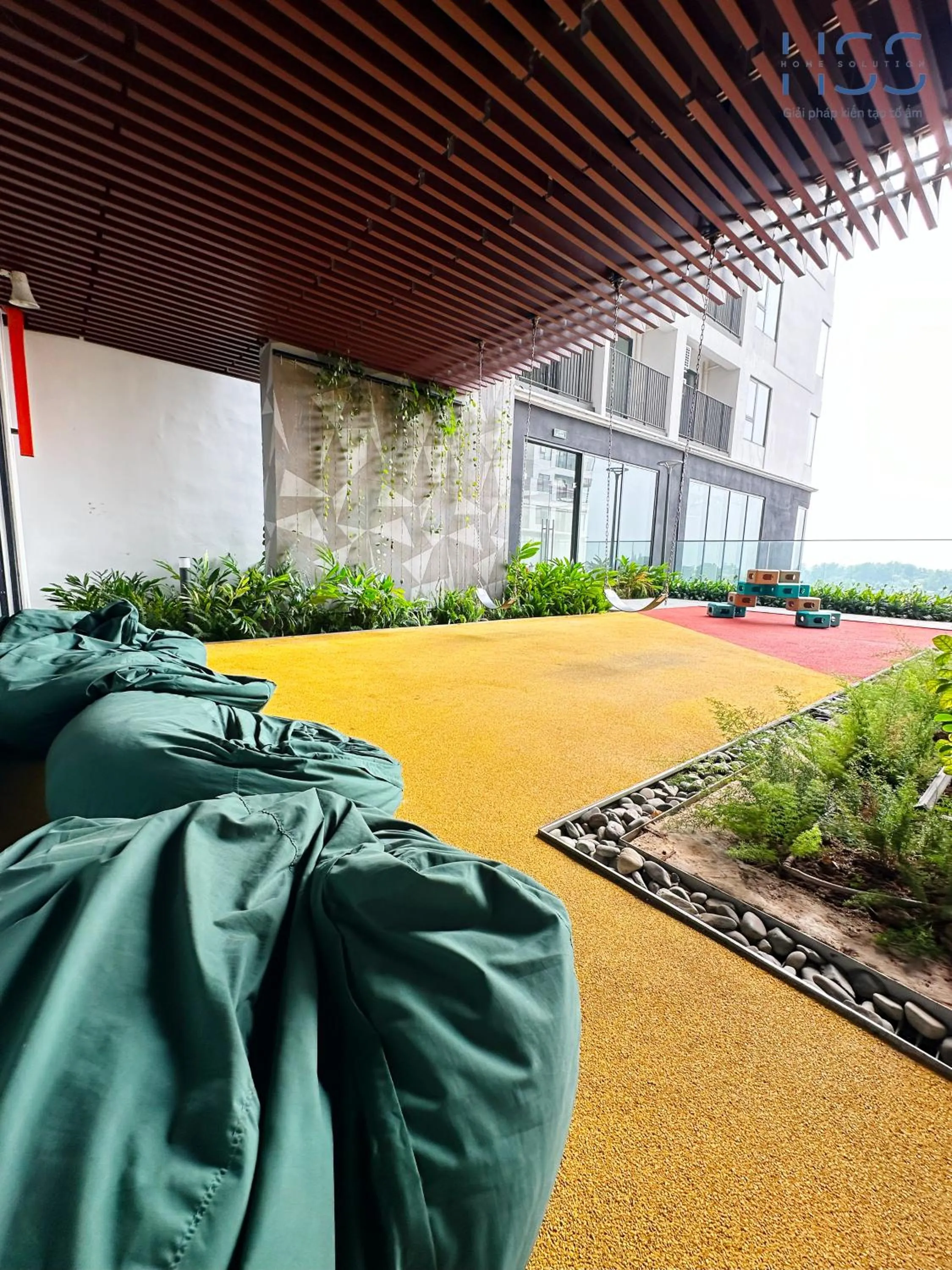 children in The Emerald Golf View