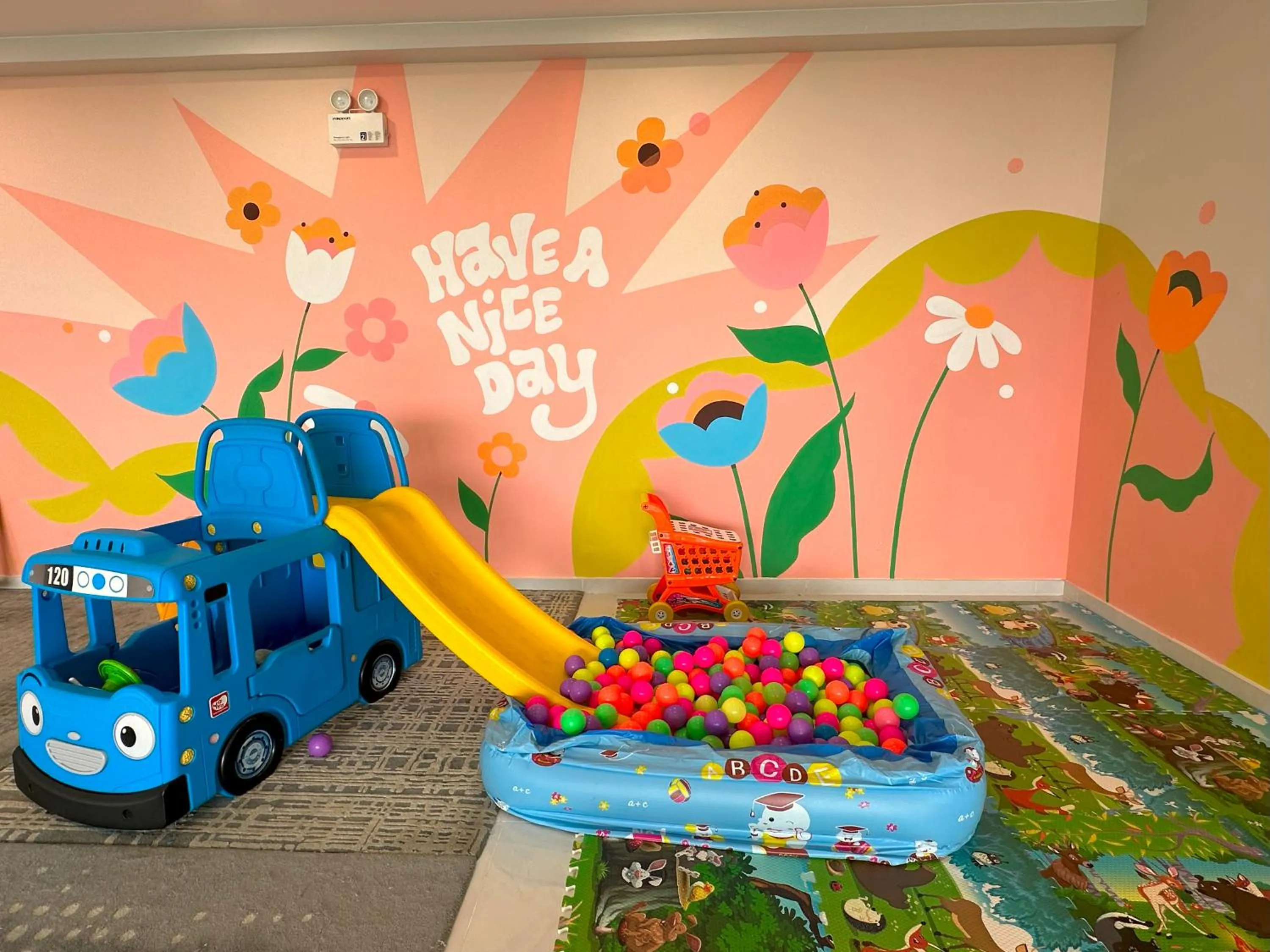 children in The Emerald Golf View