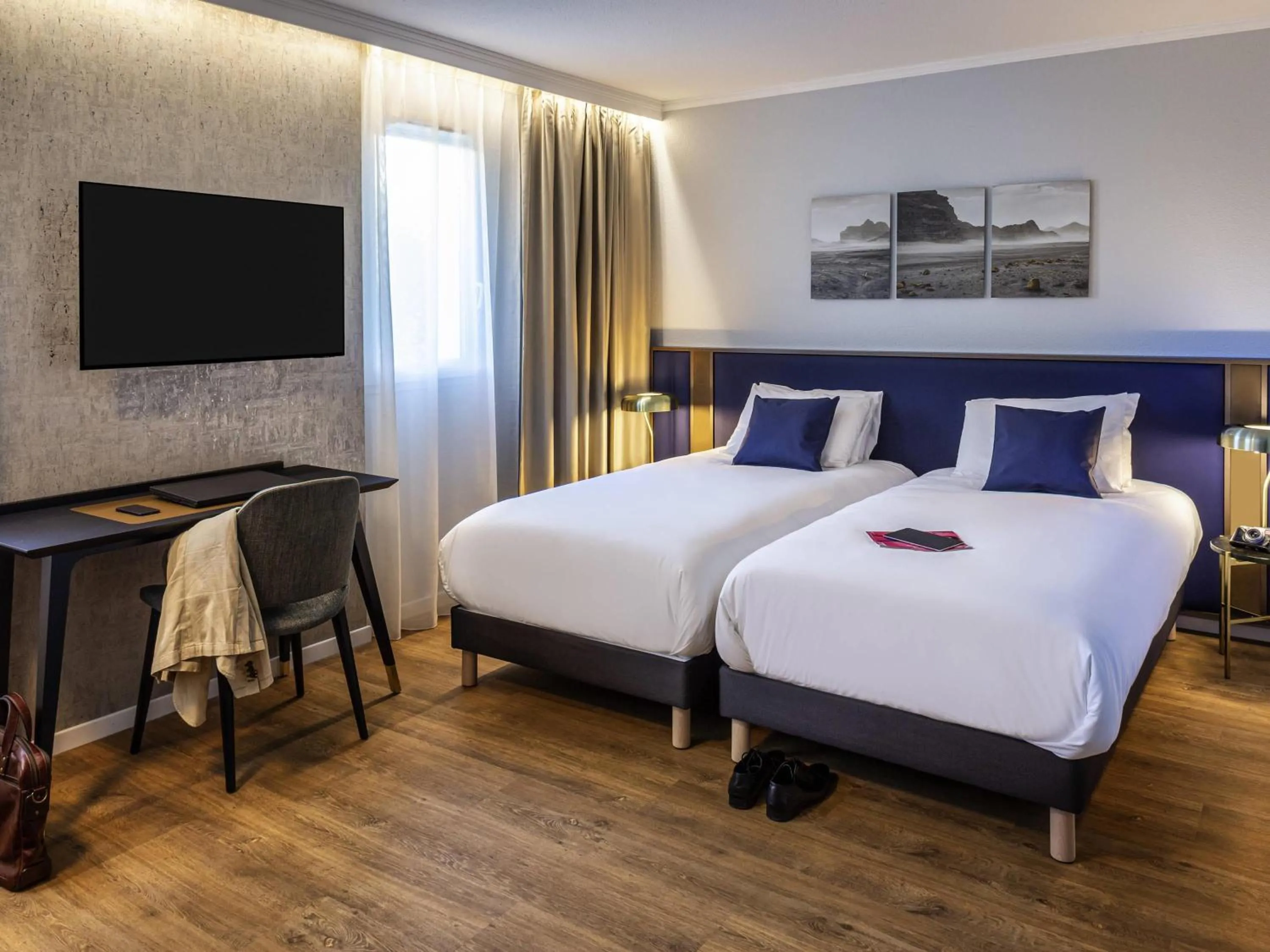 Bedroom, Bed in Mercure Toulouse Aeroport Blagnac
