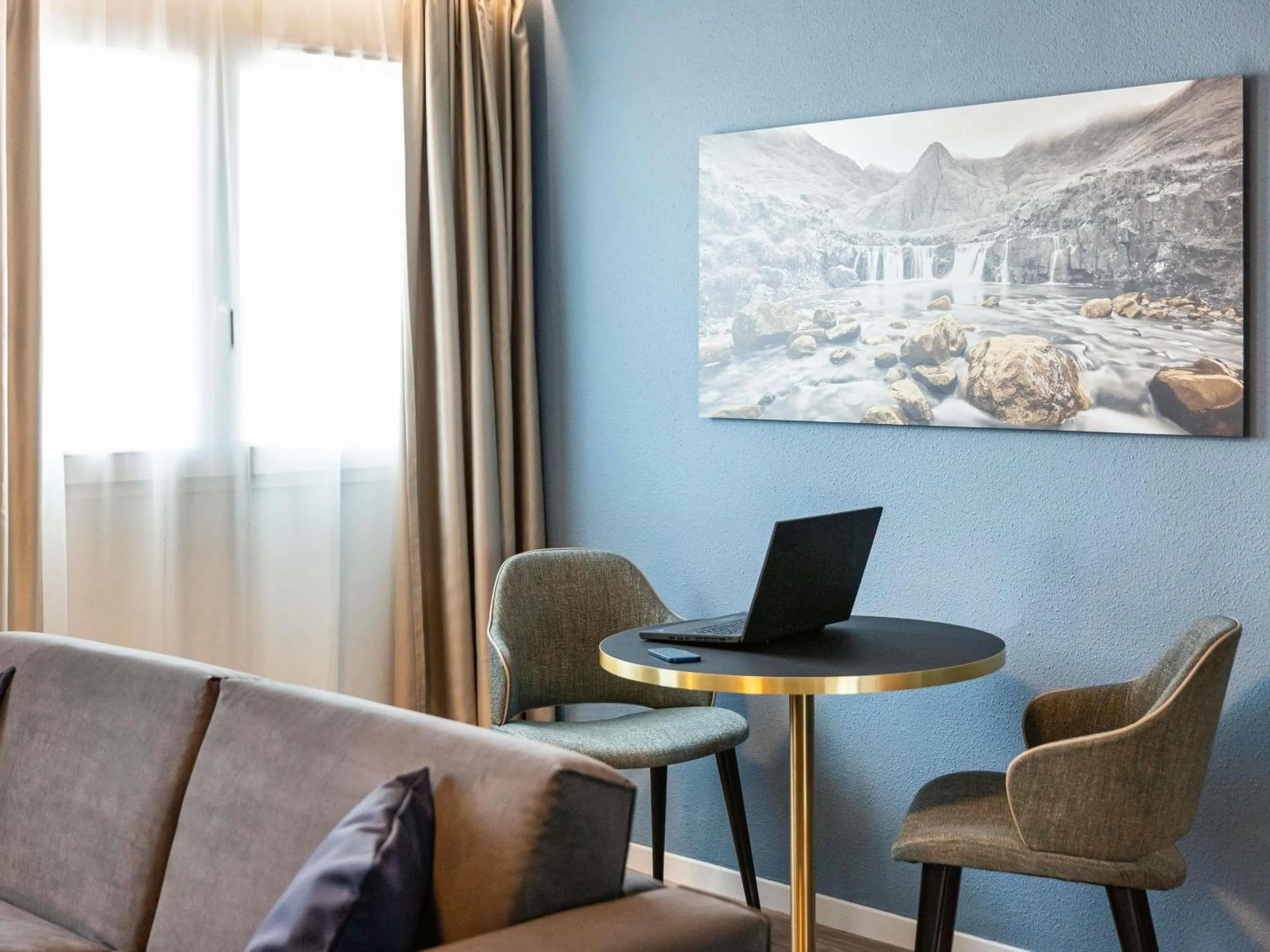 Bedroom in Mercure Toulouse Aeroport Blagnac