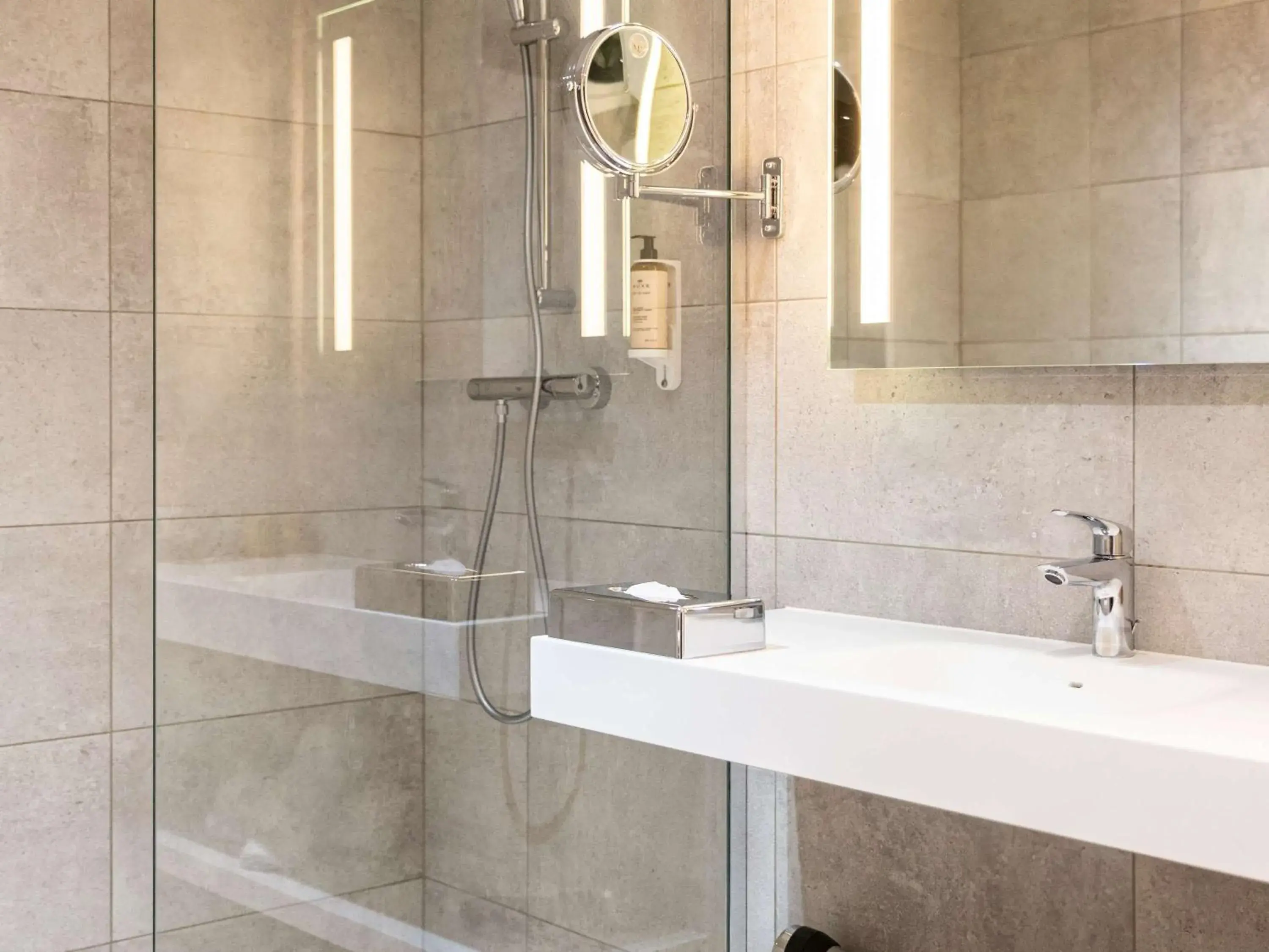 Junior Suite in Mercure Toulouse Aeroport Blagnac Junior Suite in Mercure Toulouse Aeroport Blagnac