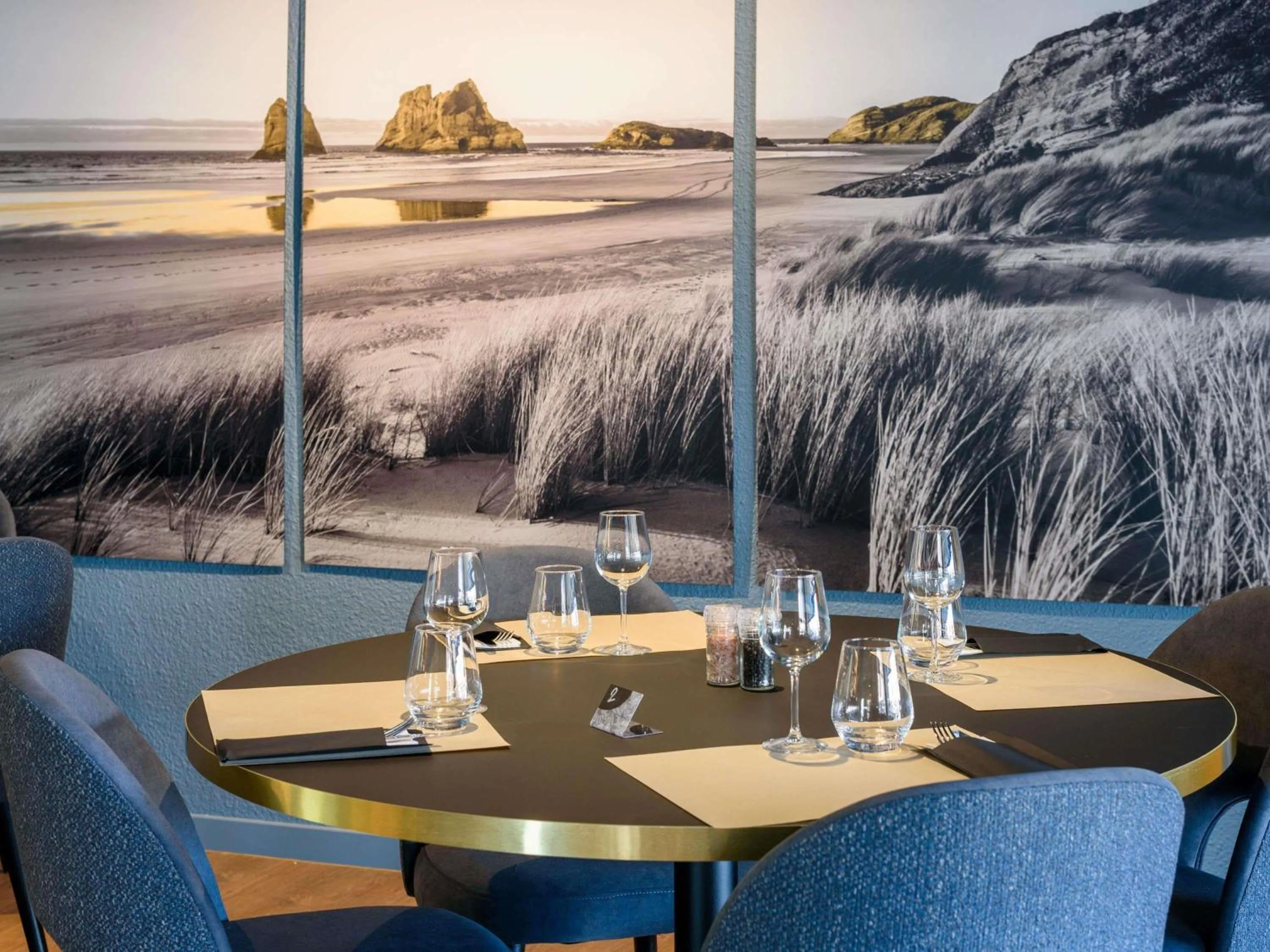 Restaurant/places to eat in Mercure Toulouse Aeroport Blagnac