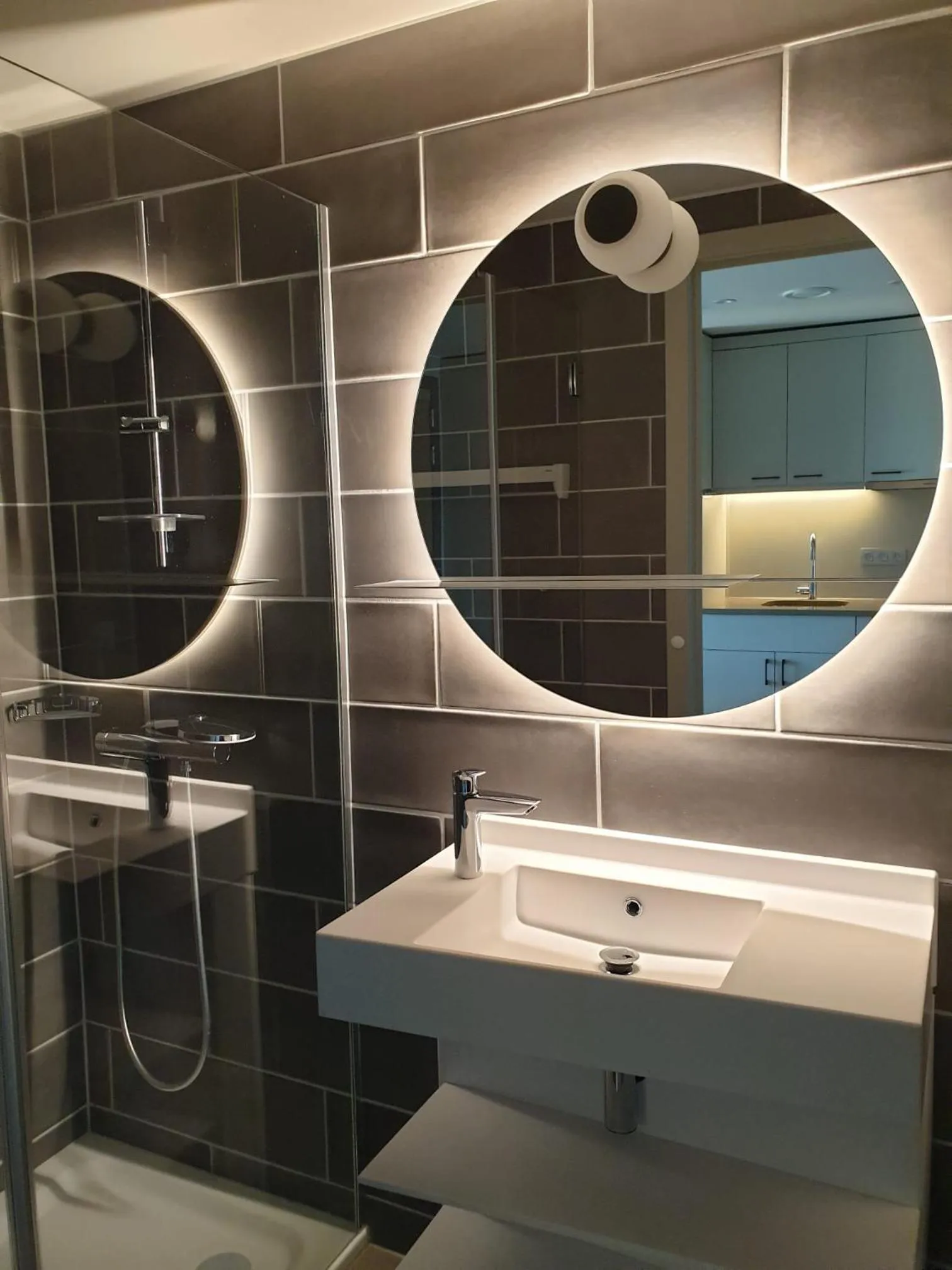 Shower in Adagio Antwerp City Center