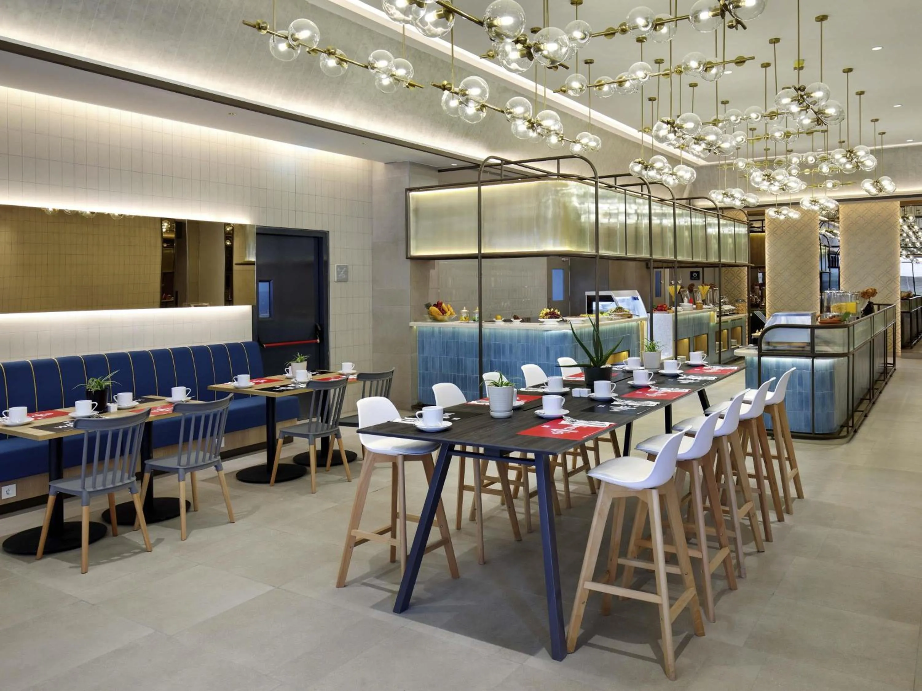 Restaurant/places to eat in ibis Palembang Sanggar