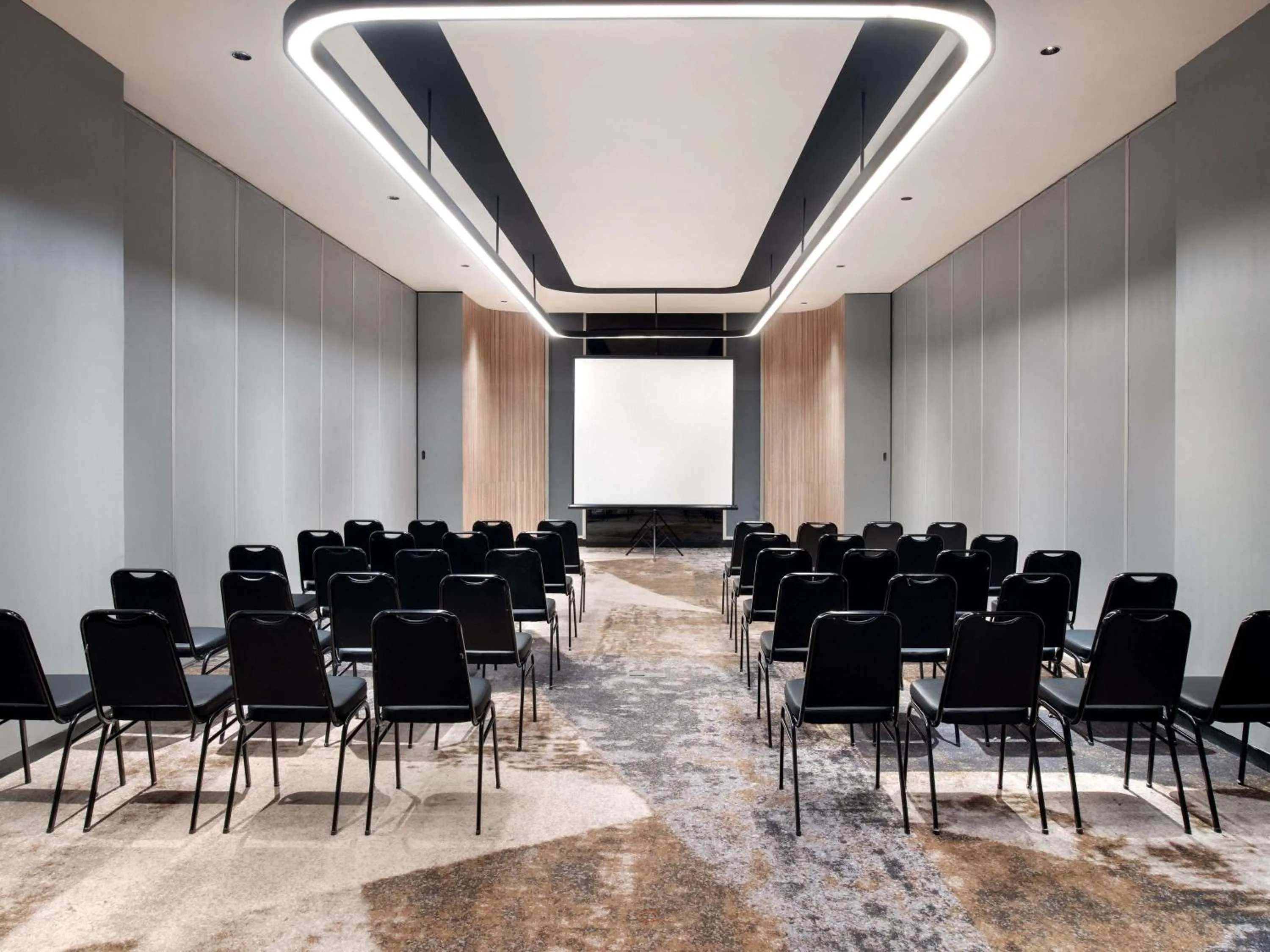 Meeting/conference room in ibis Yogyakarta International Airport Kulon Progo