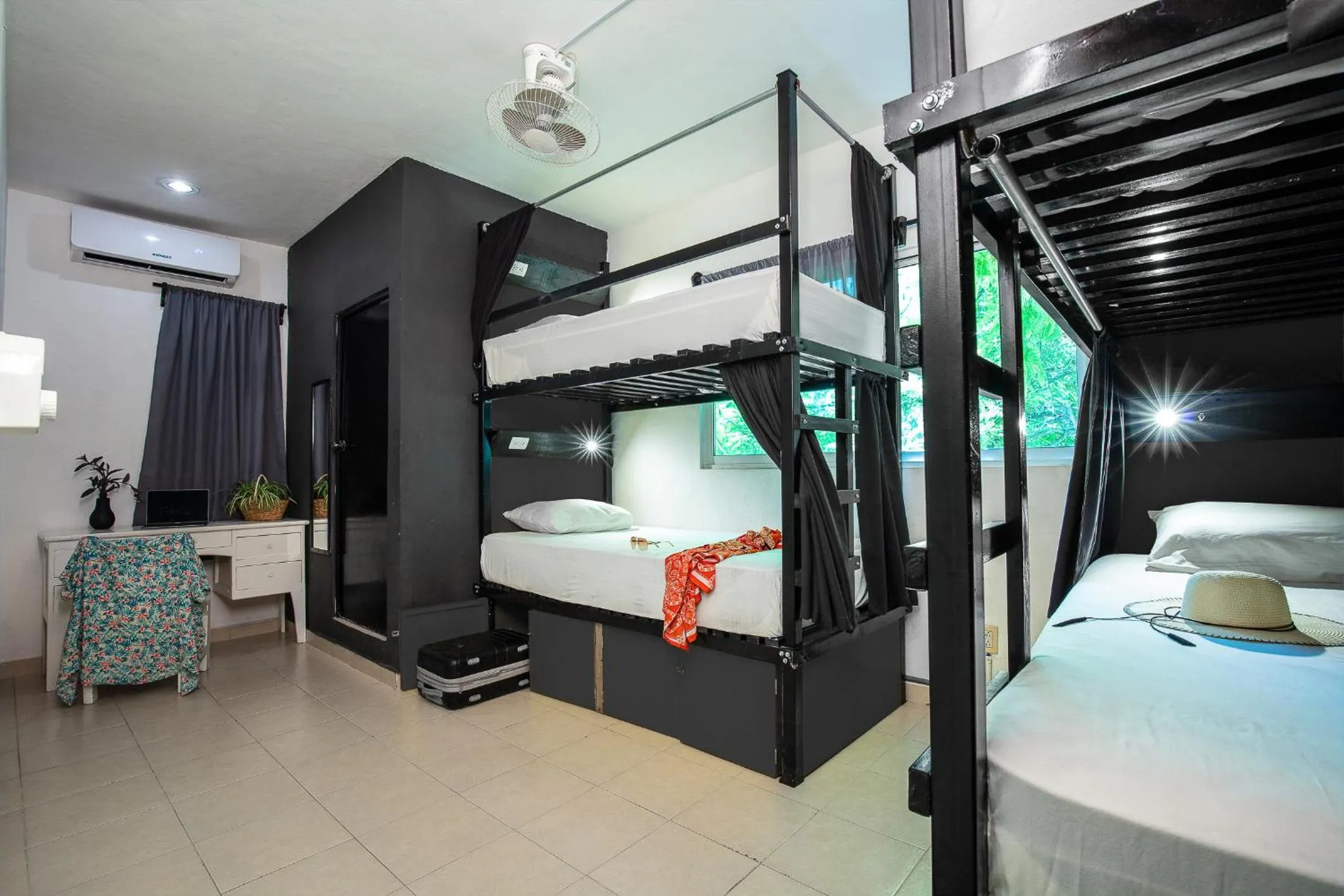 Photo of the whole room, Bed in Che Playa Hostel & Bar Adults Only