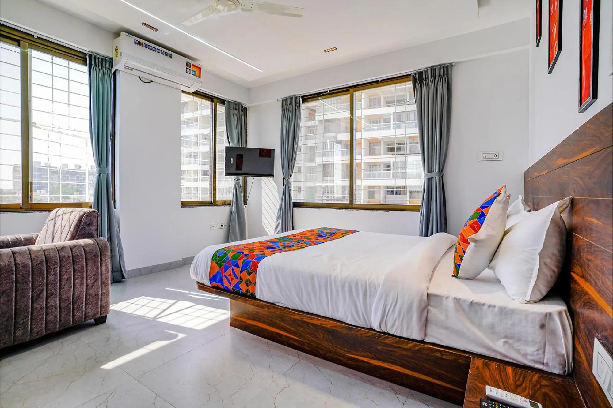 Communal lounge/ TV room, Bed in Via Crystal Inn - Nr Suvarndeep Chowk