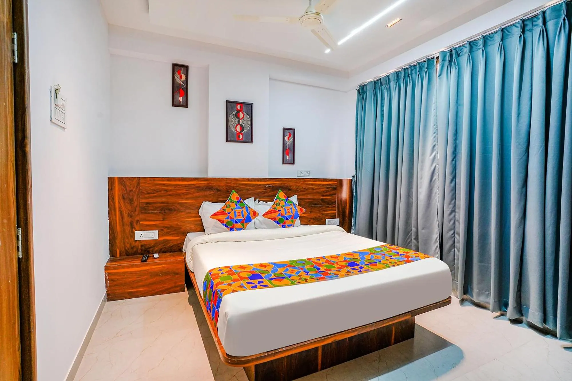 Living room, Bed in Via Crystal Inn - Nr Suvarndeep Chowk