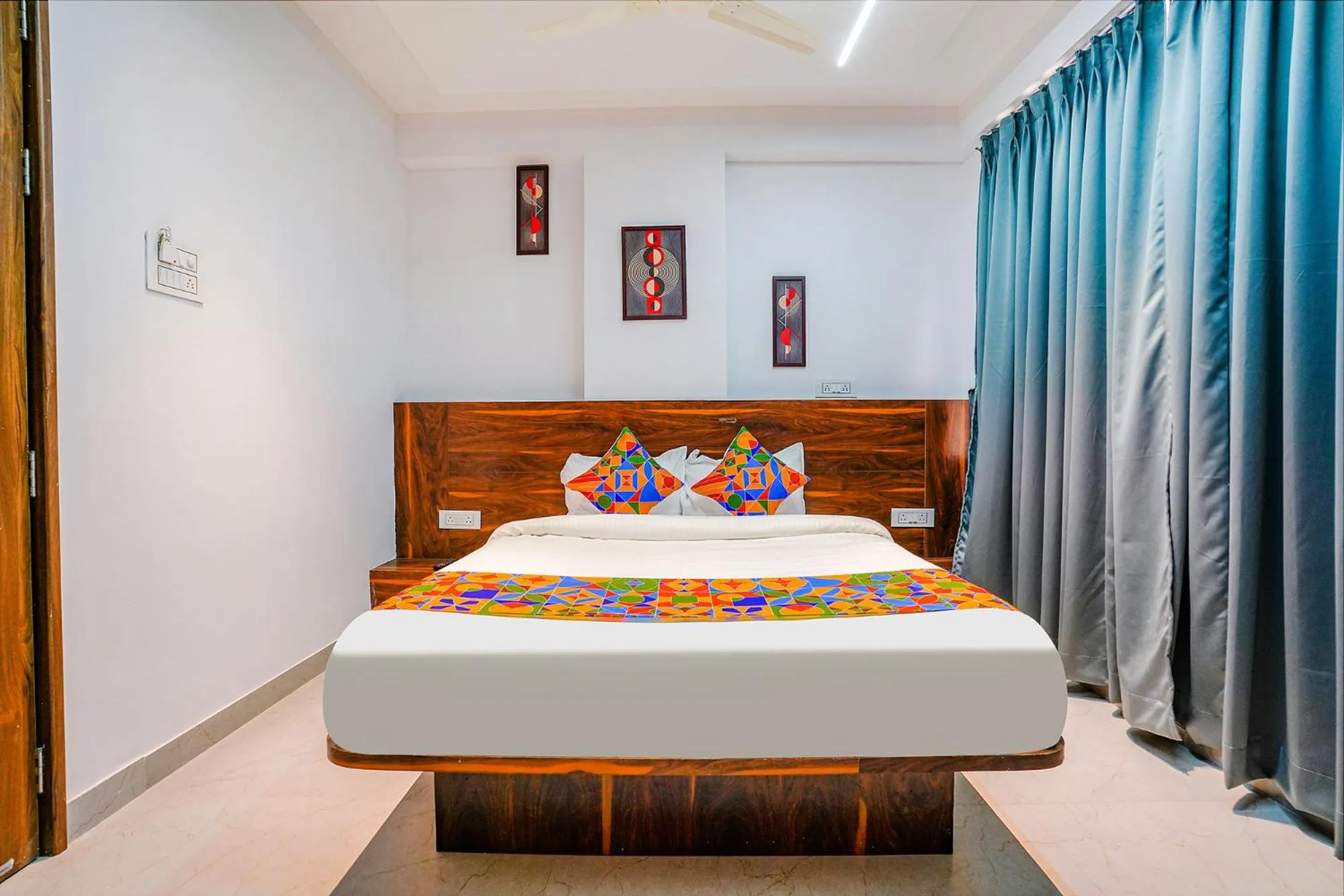 Bed in Via Crystal Inn - Nr Suvarndeep Chowk