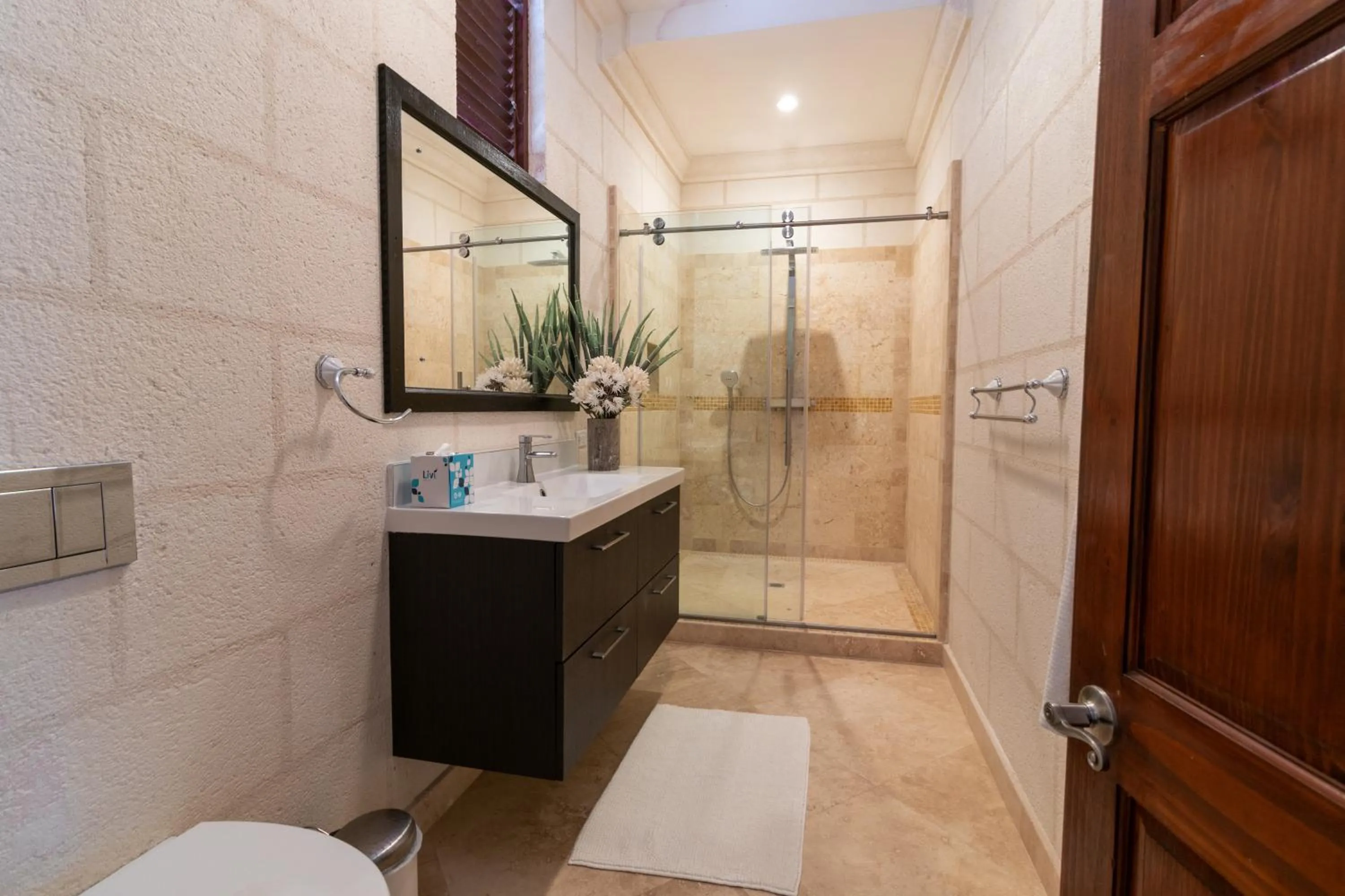 Shower in Sweetfield Manor