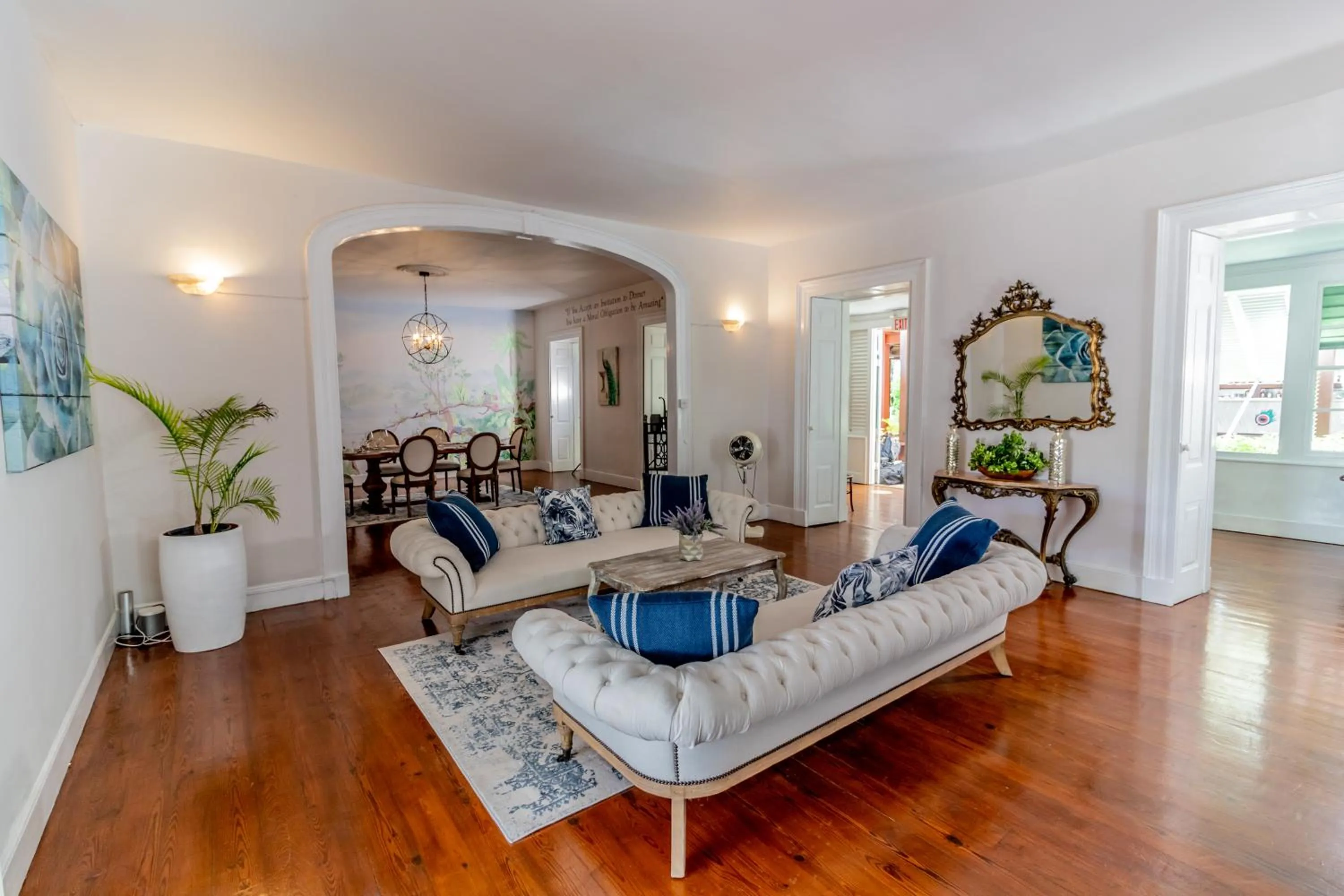 Living room in Sweetfield Manor