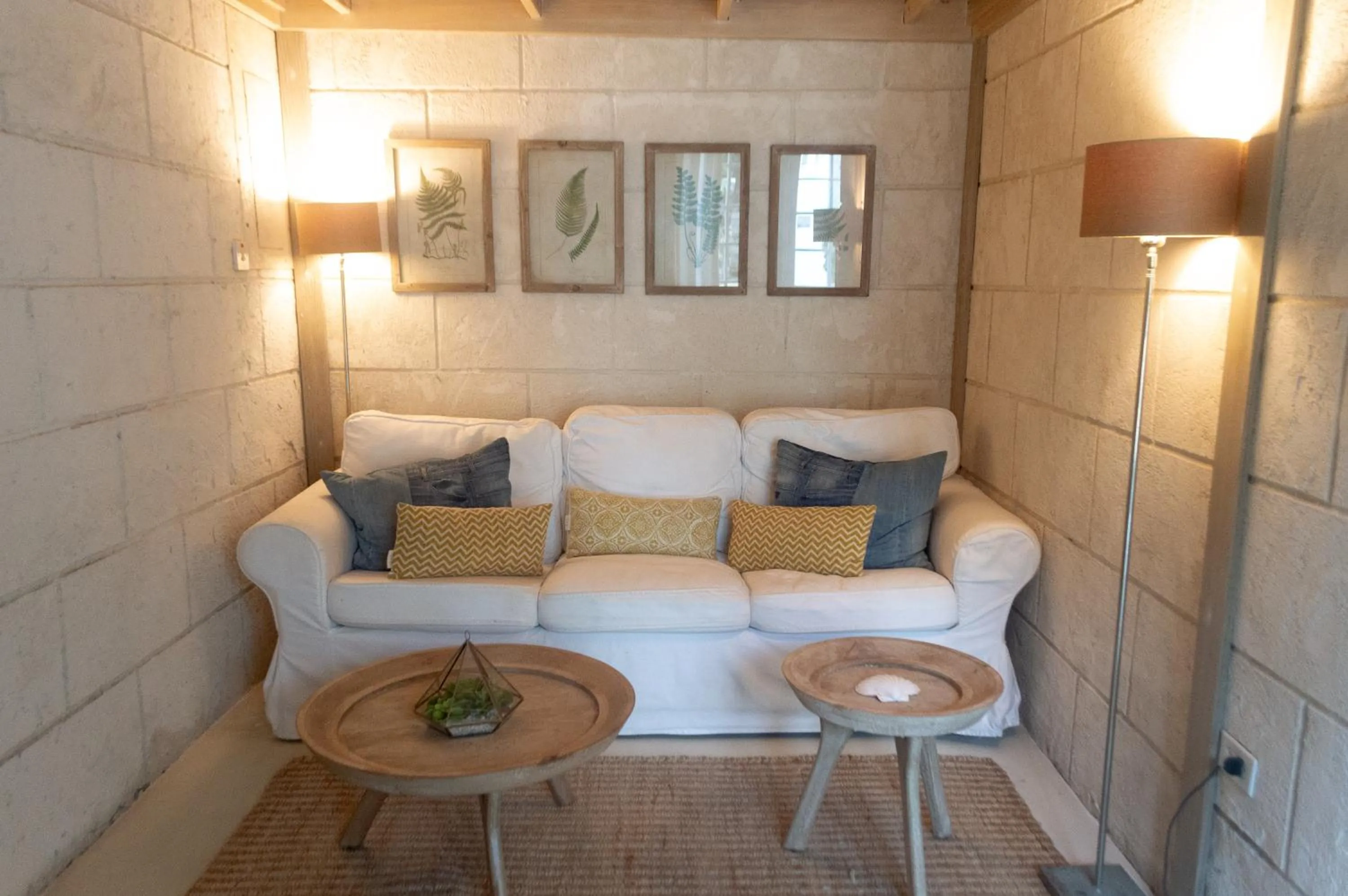 Living room in Sweetfield Manor