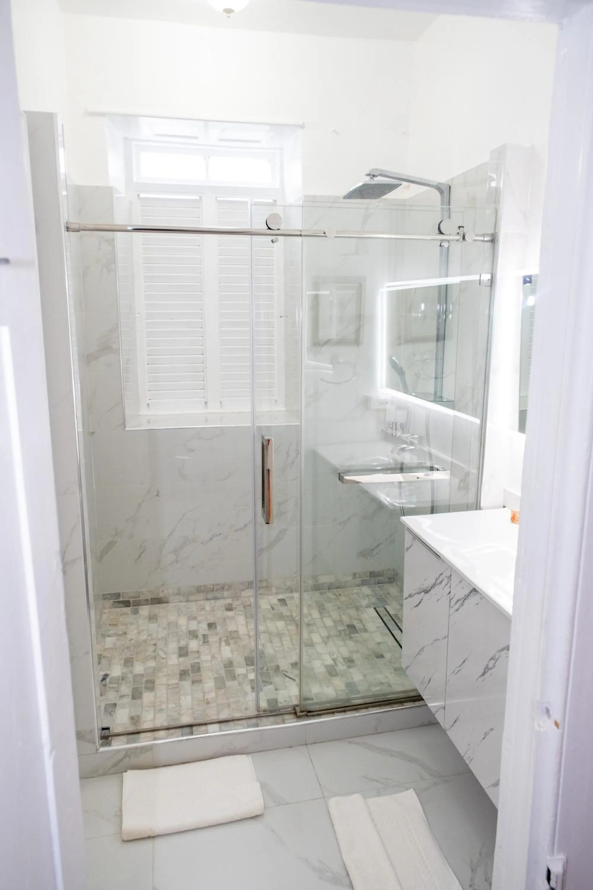 Shower in Sweetfield Manor