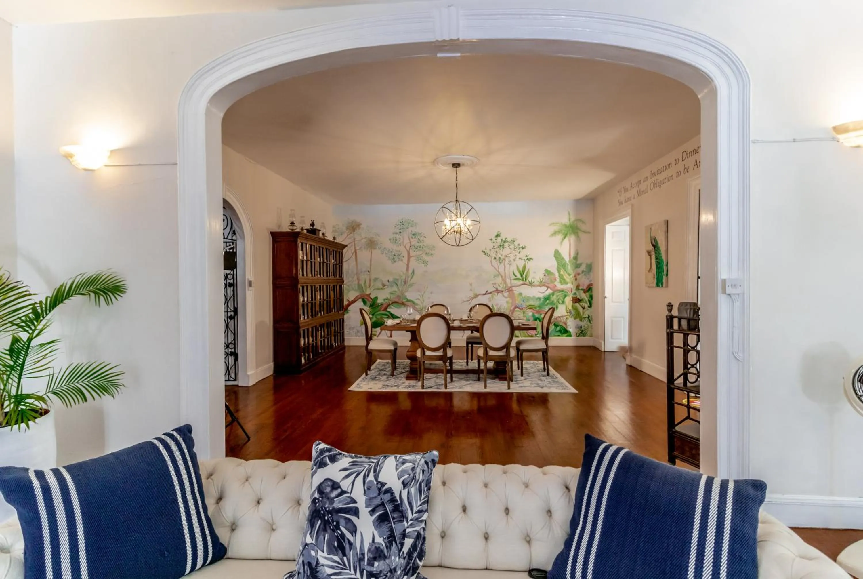Living room in Sweetfield Manor