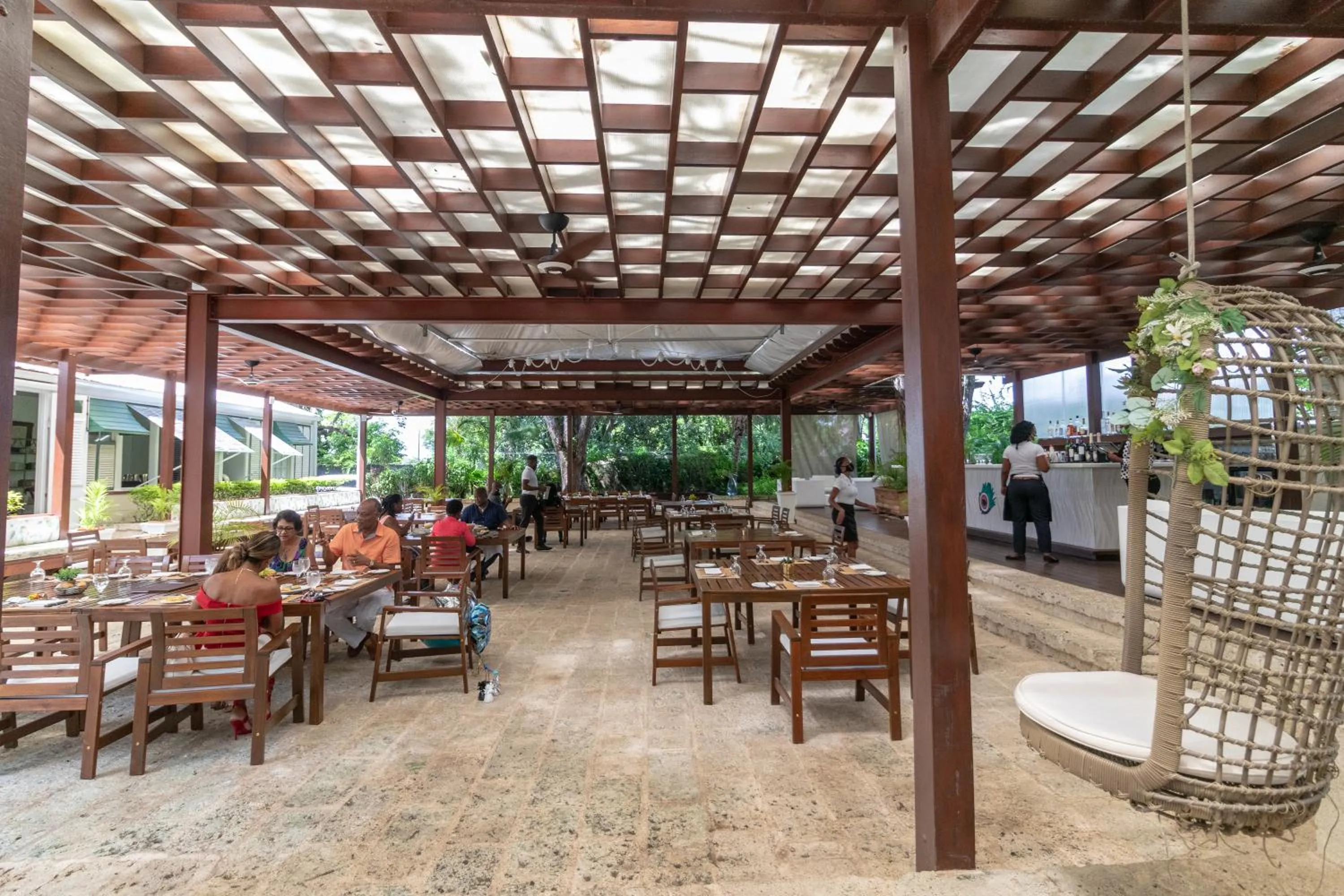 Restaurant/places to eat in Sweetfield Manor