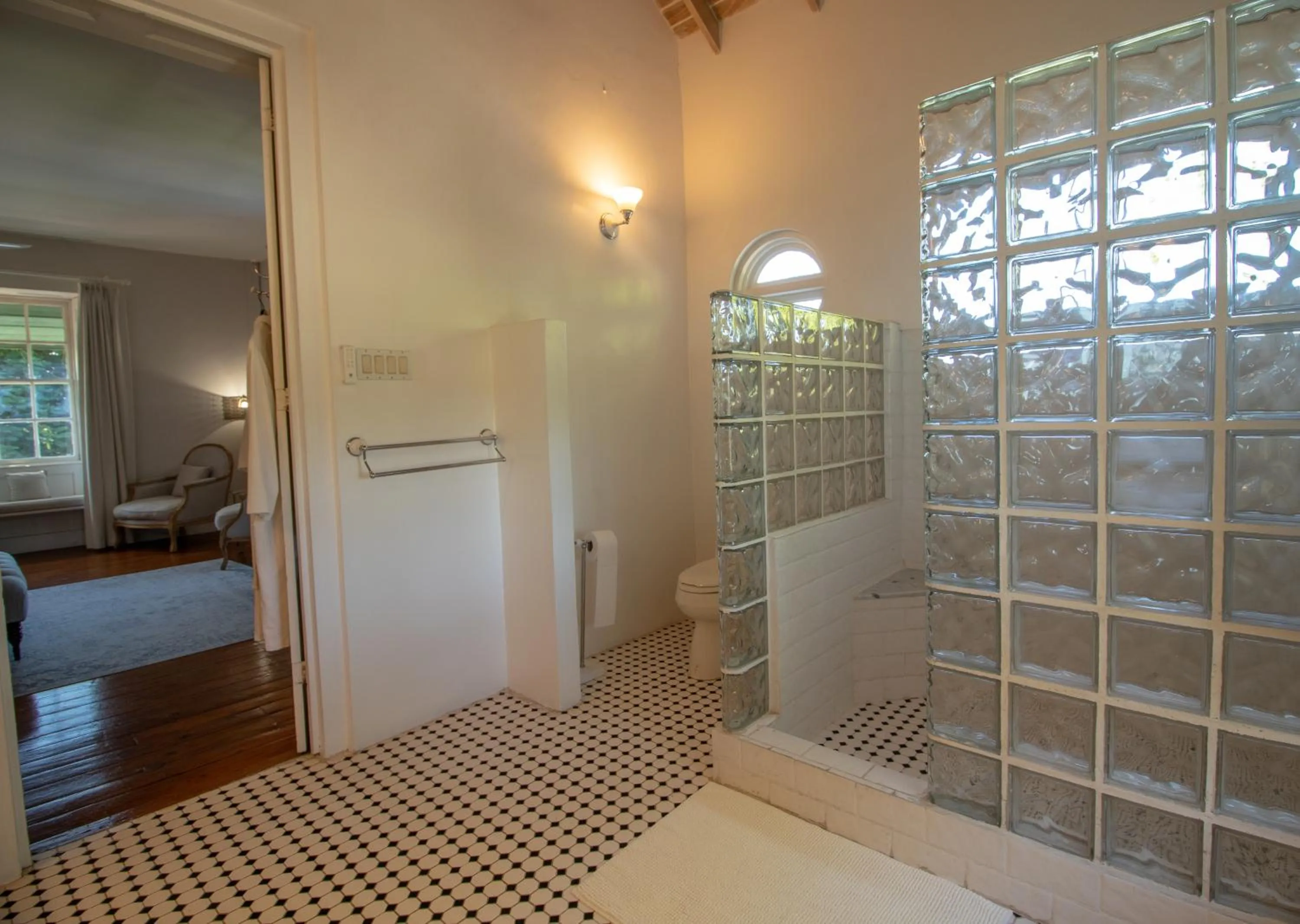 Shower in Sweetfield Manor