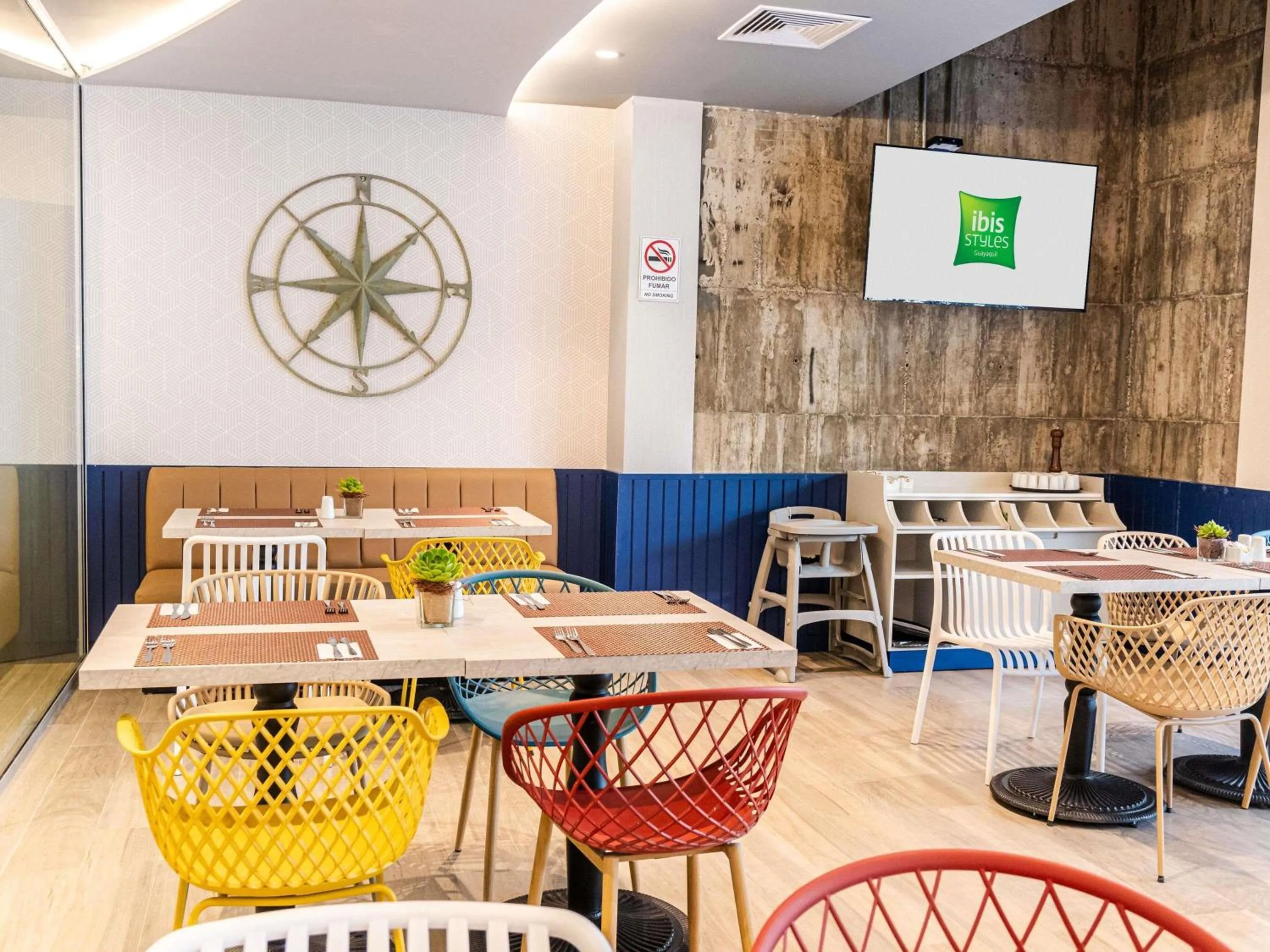 Restaurant/places to eat in Ibis Styles El Malecon Guayaquil