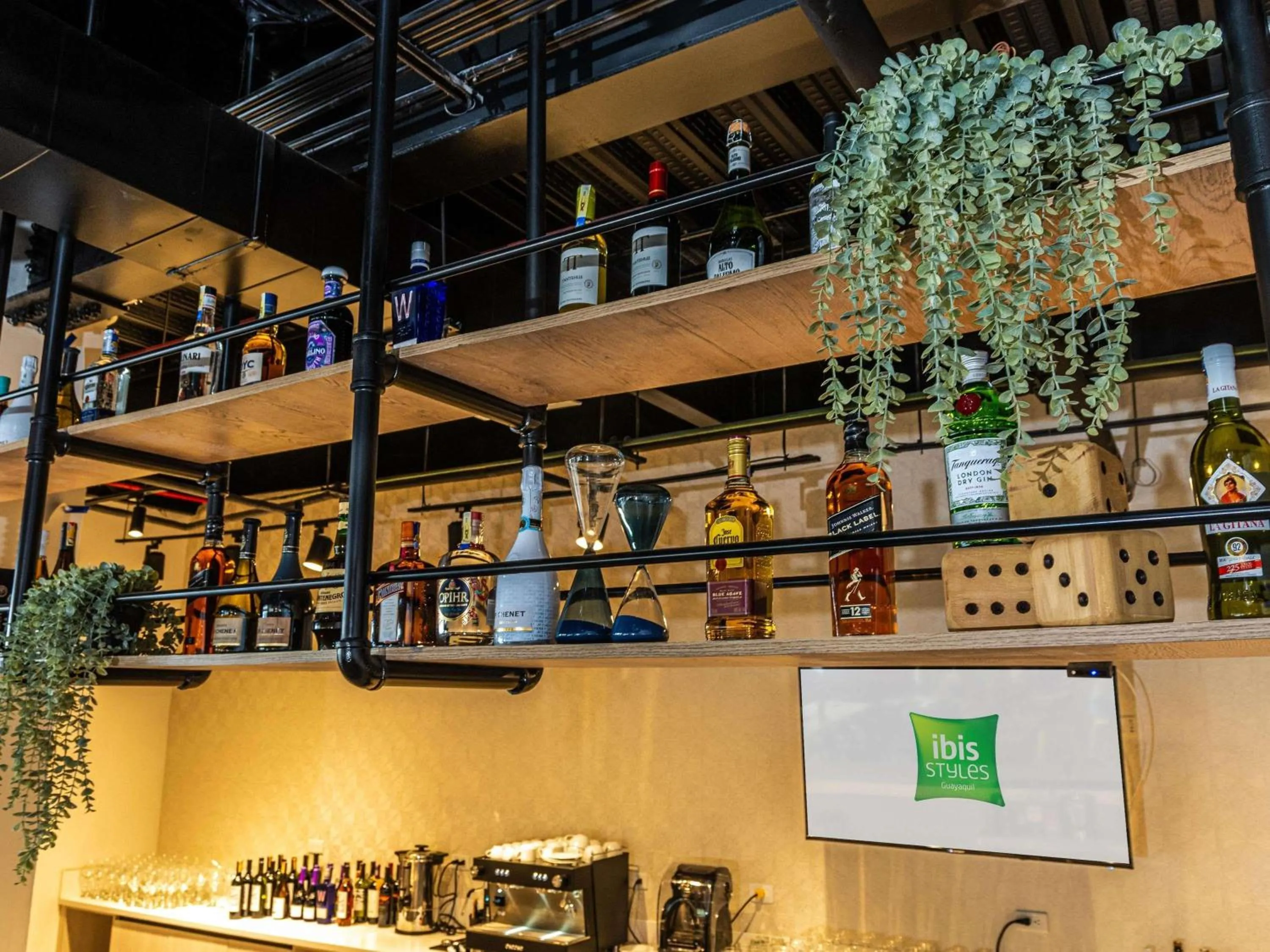 Lounge or bar in Ibis Styles El Malecon Guayaquil