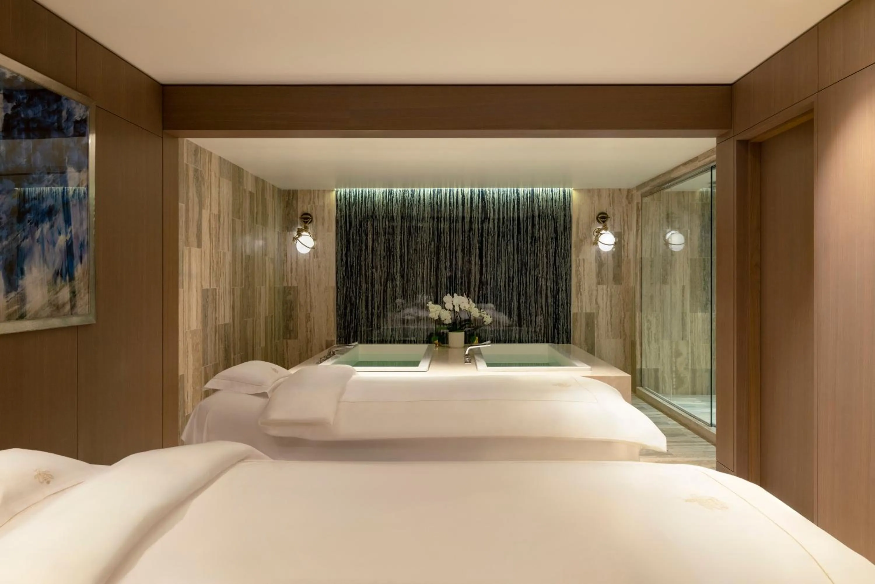 Spa and wellness centre/facilities, Bed in Raffles Boston