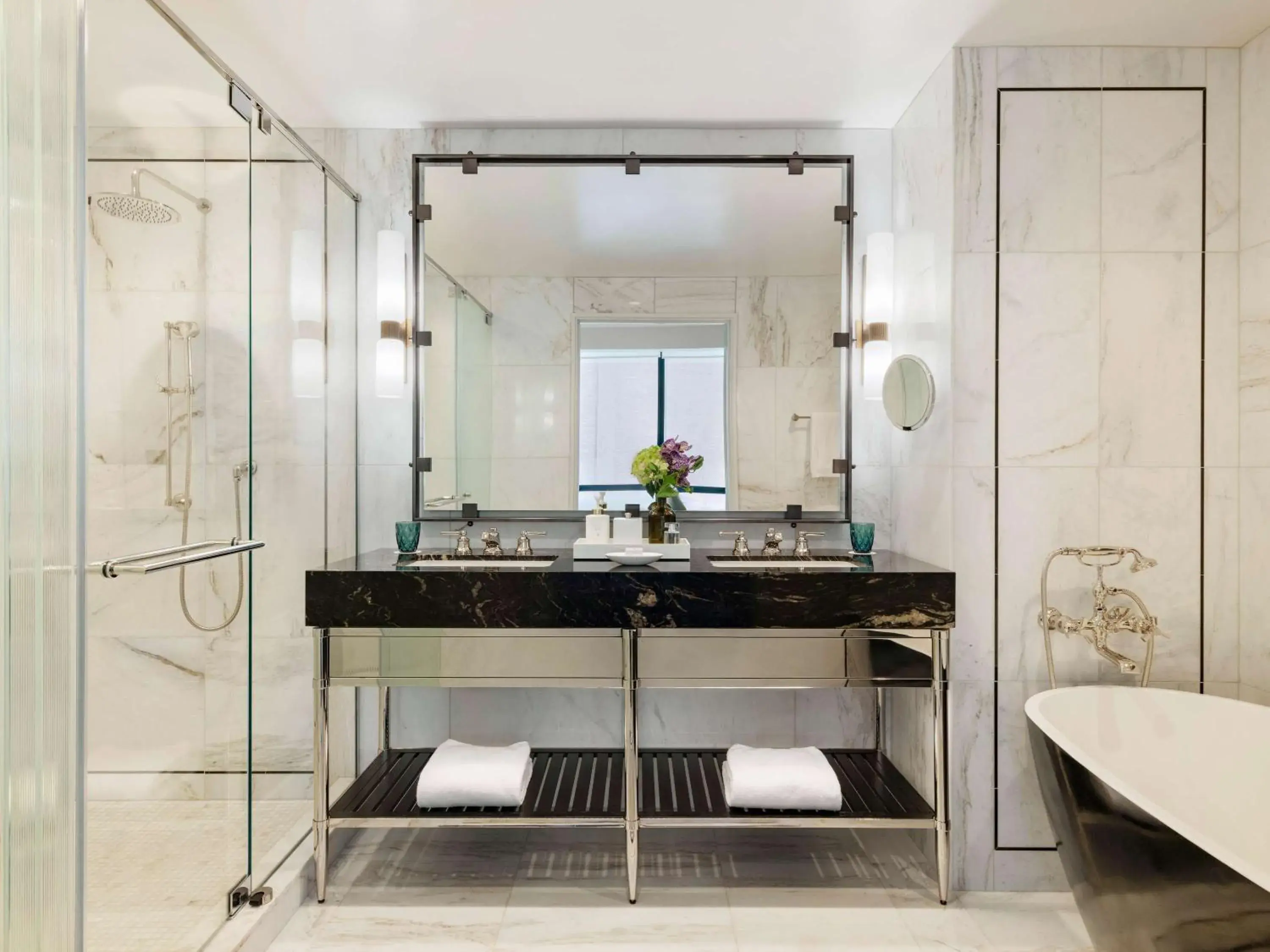 Deluxe Queen Room with Two queen Beds - Mobility Access in Raffles Boston Deluxe Queen Room with Two queen Beds - Mobility Access in Raffles Boston