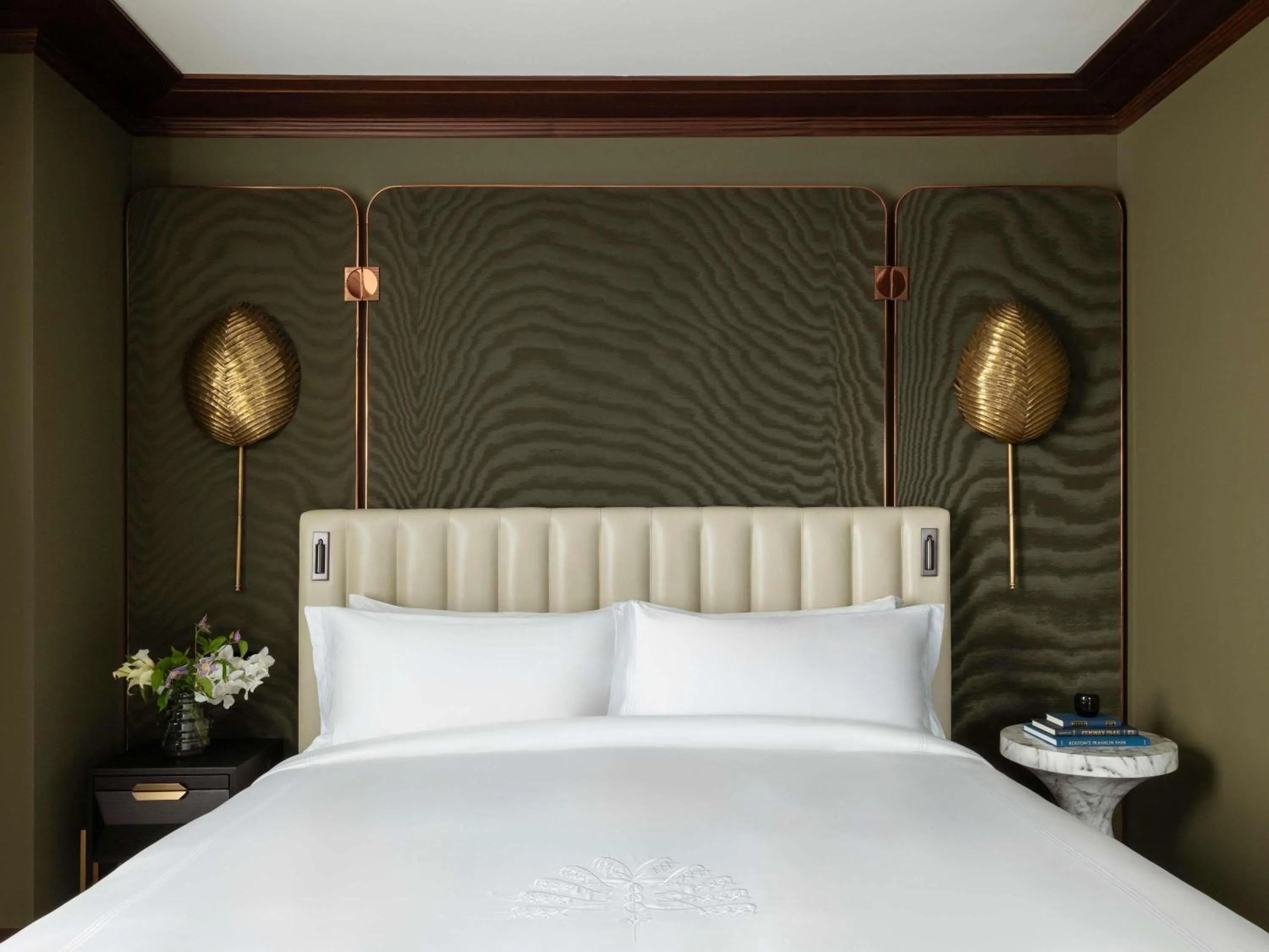 Bedroom, Bed in Raffles Boston