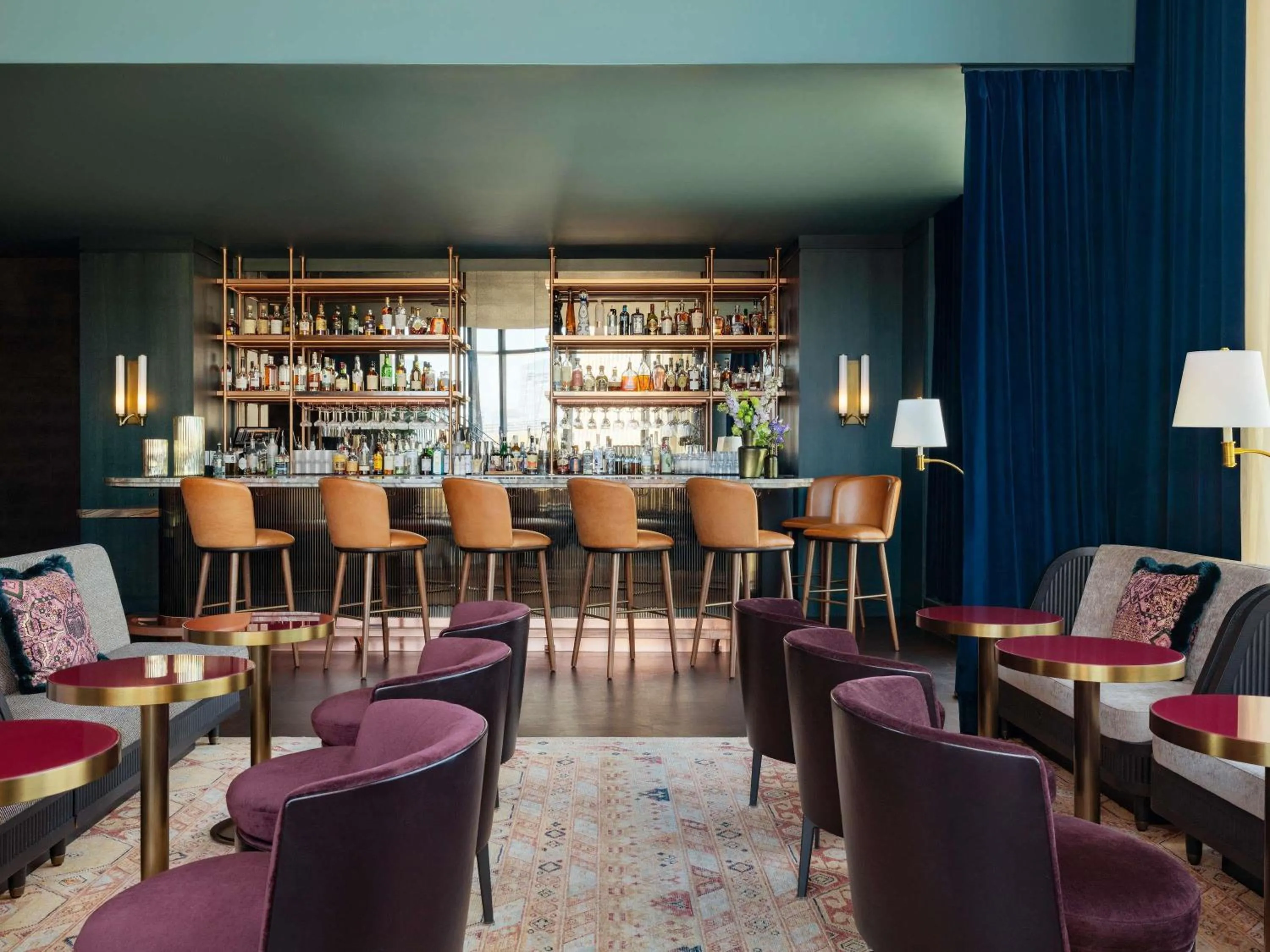 Lounge or bar in Raffles Boston