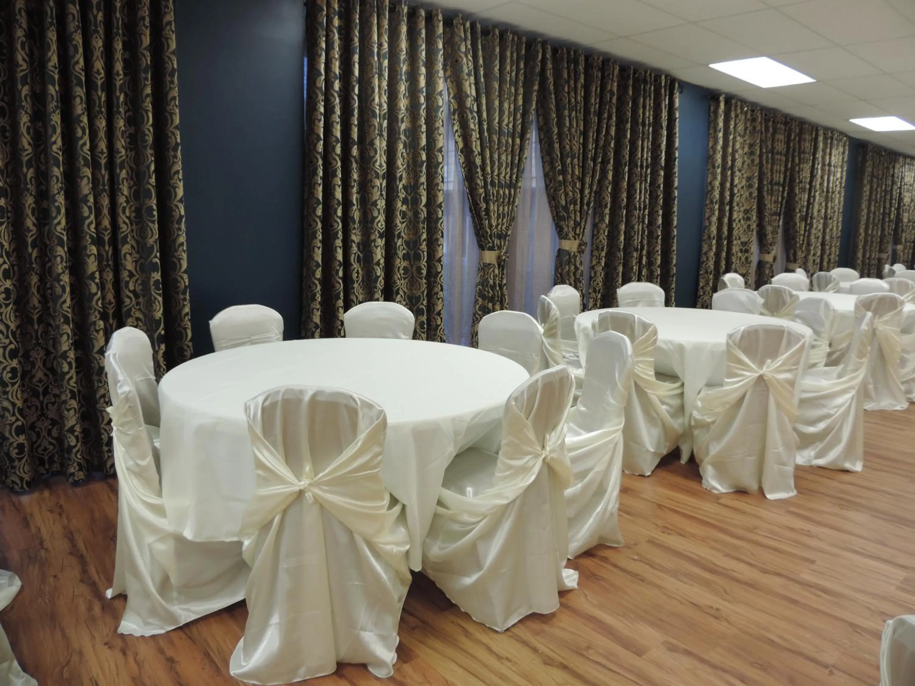 Business facilities in Airport Inn