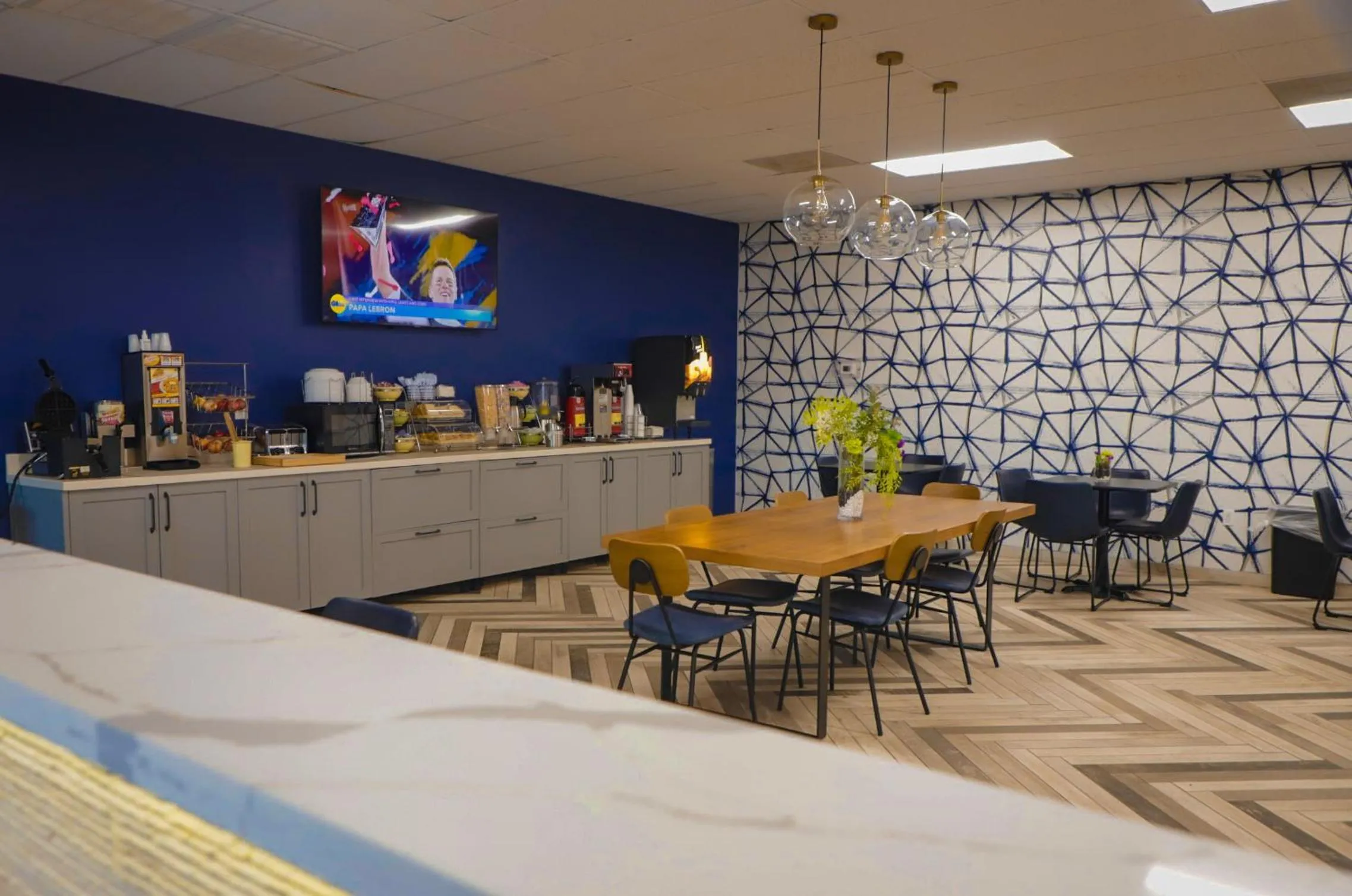 Breakfast in Airport Inn