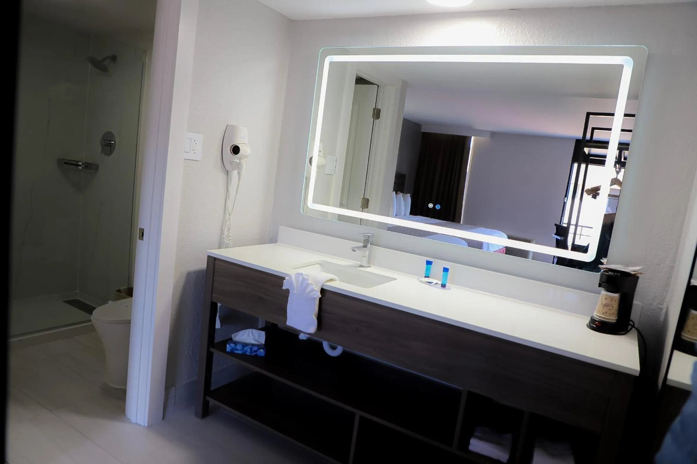 Bathroom in Airport Inn