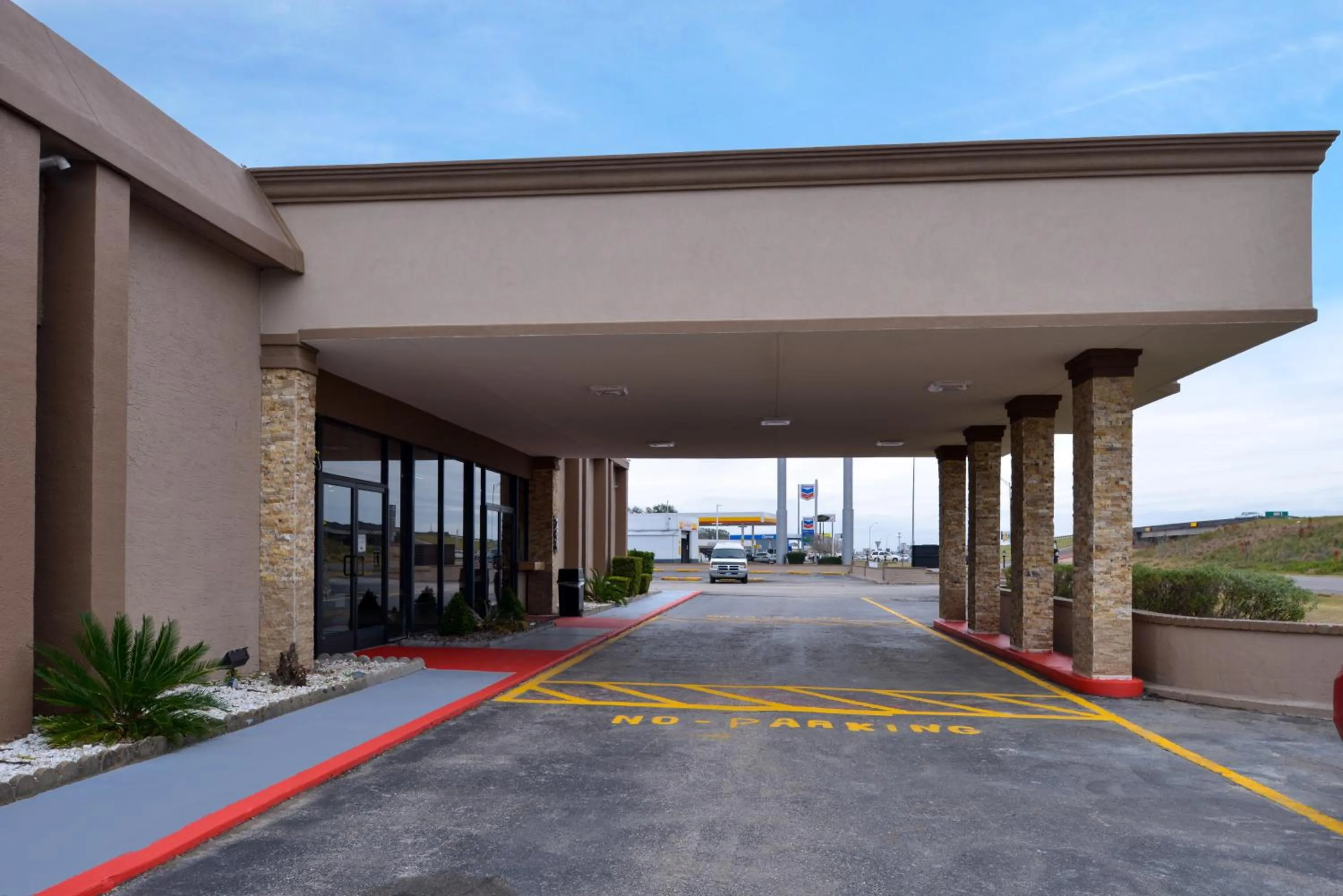 Parking in Airport Inn