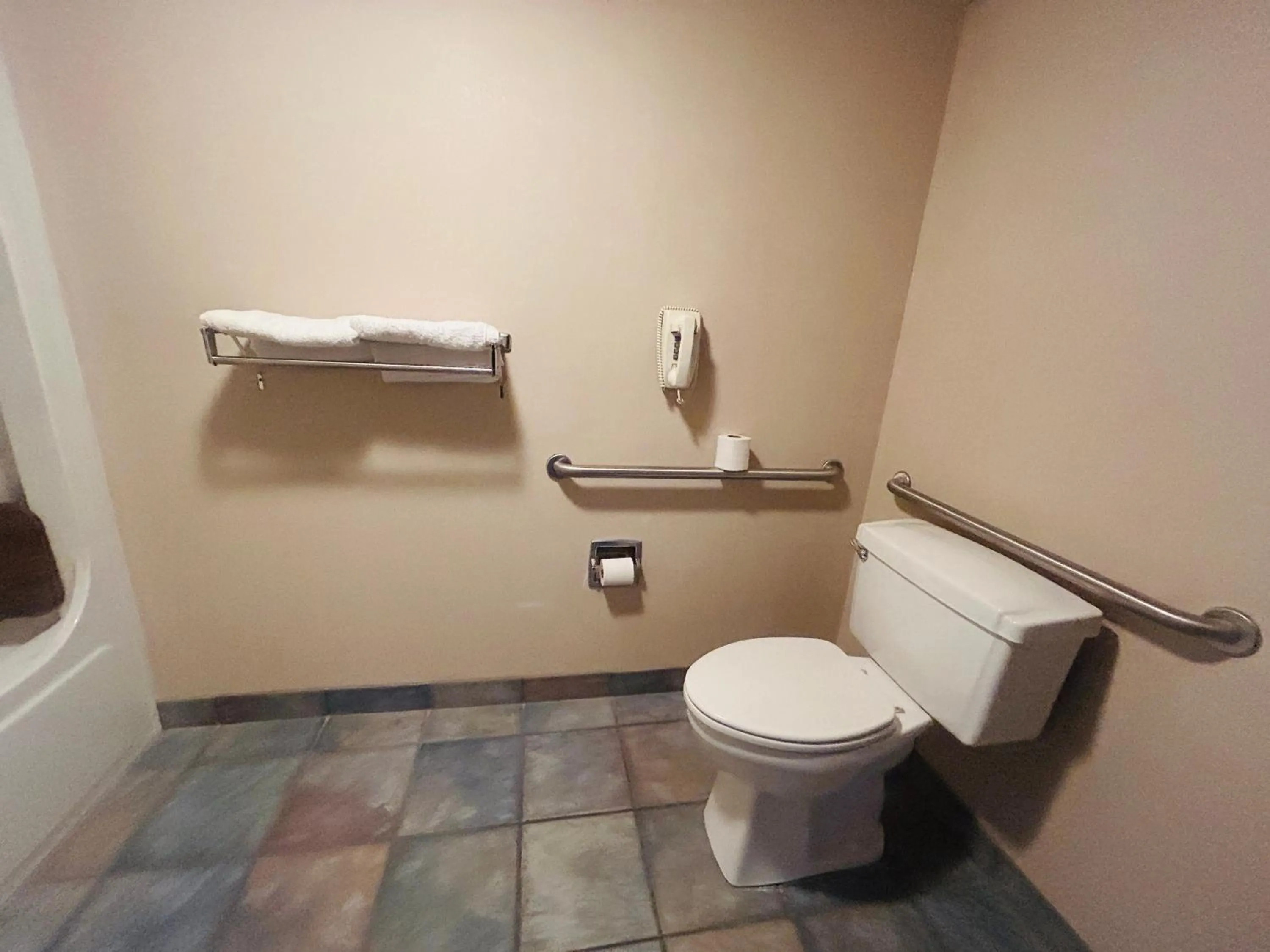 Bathroom in Osage Village Inn Near Lake Ozarks US 54