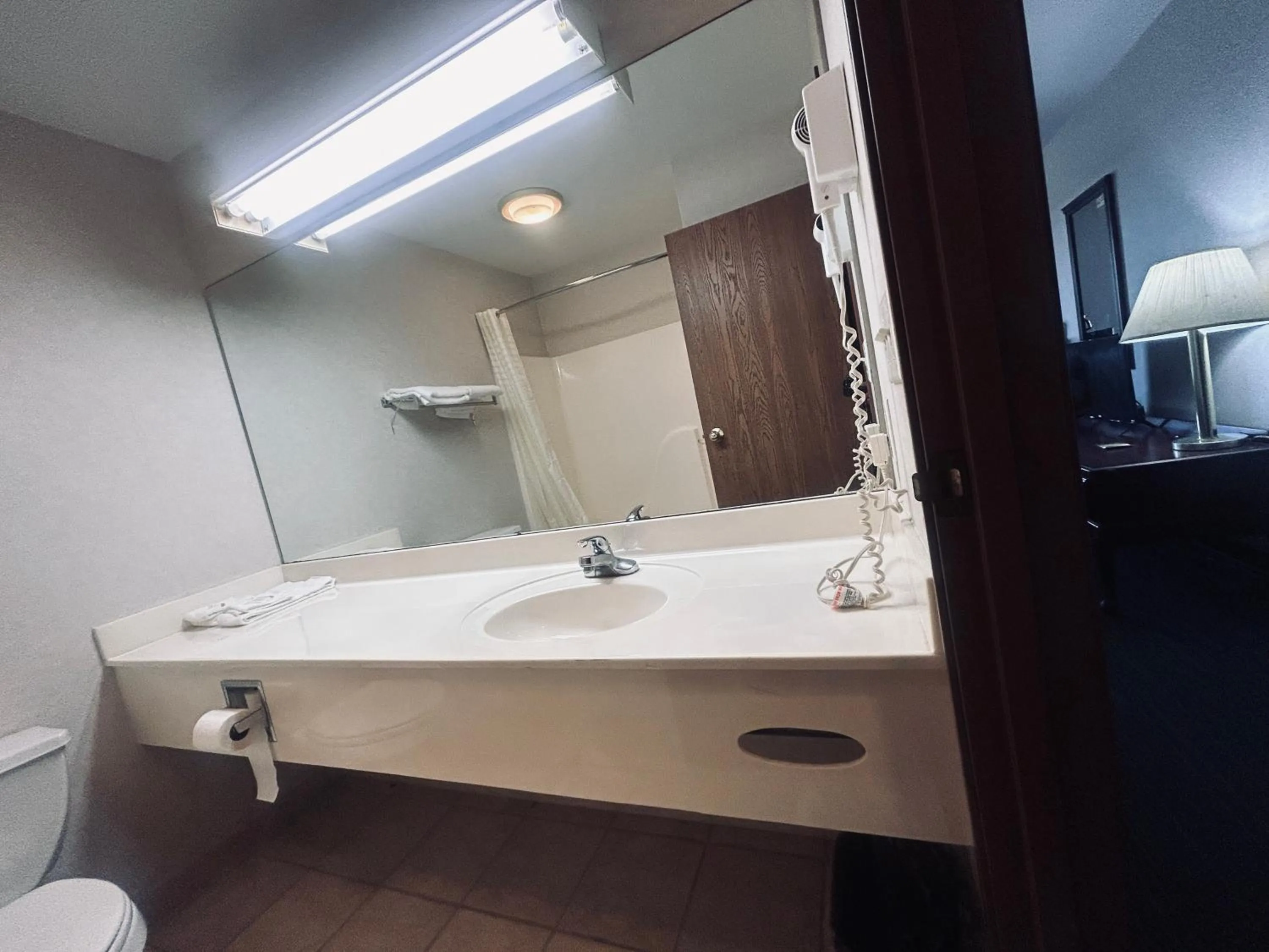 Bathroom in Osage Village Inn Near Lake Ozarks US 54