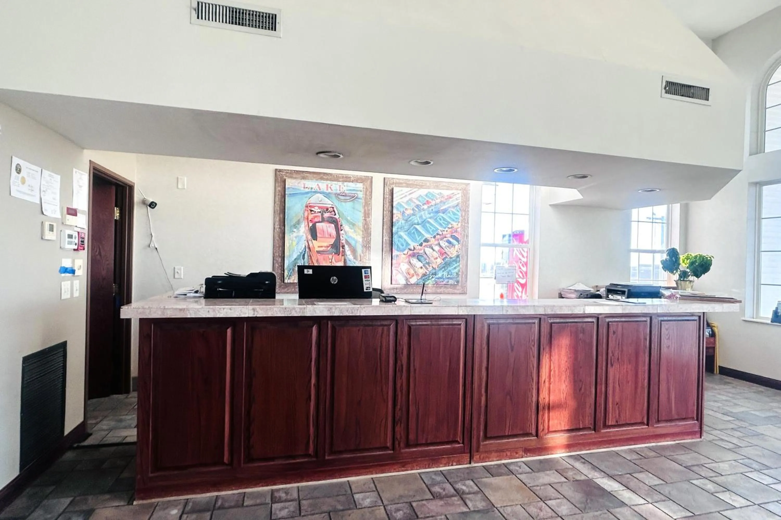Lobby or reception in Osage Village Inn Near Lake Ozarks US 54