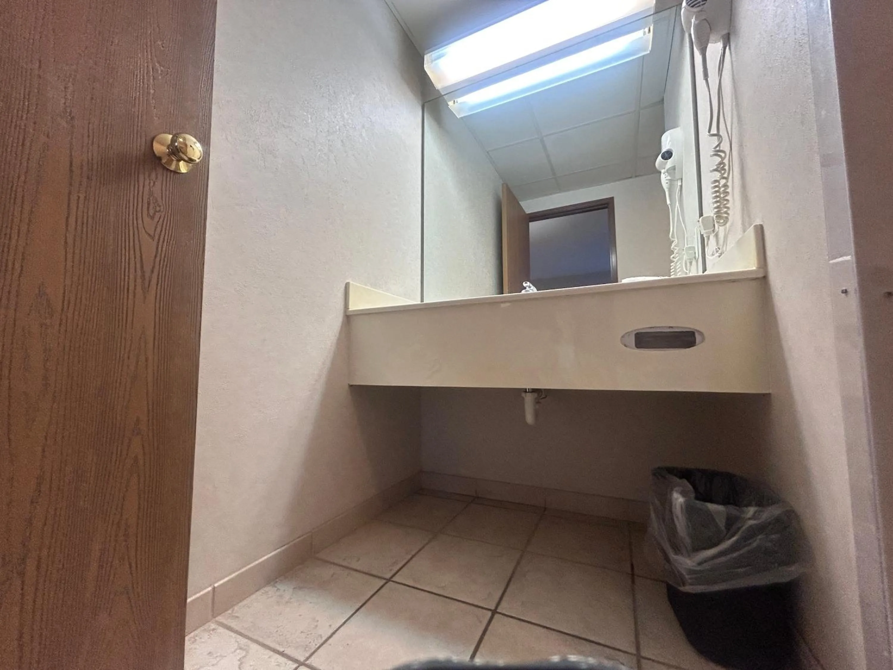 Bathroom in Osage Village Inn Near Lake Ozarks US 54