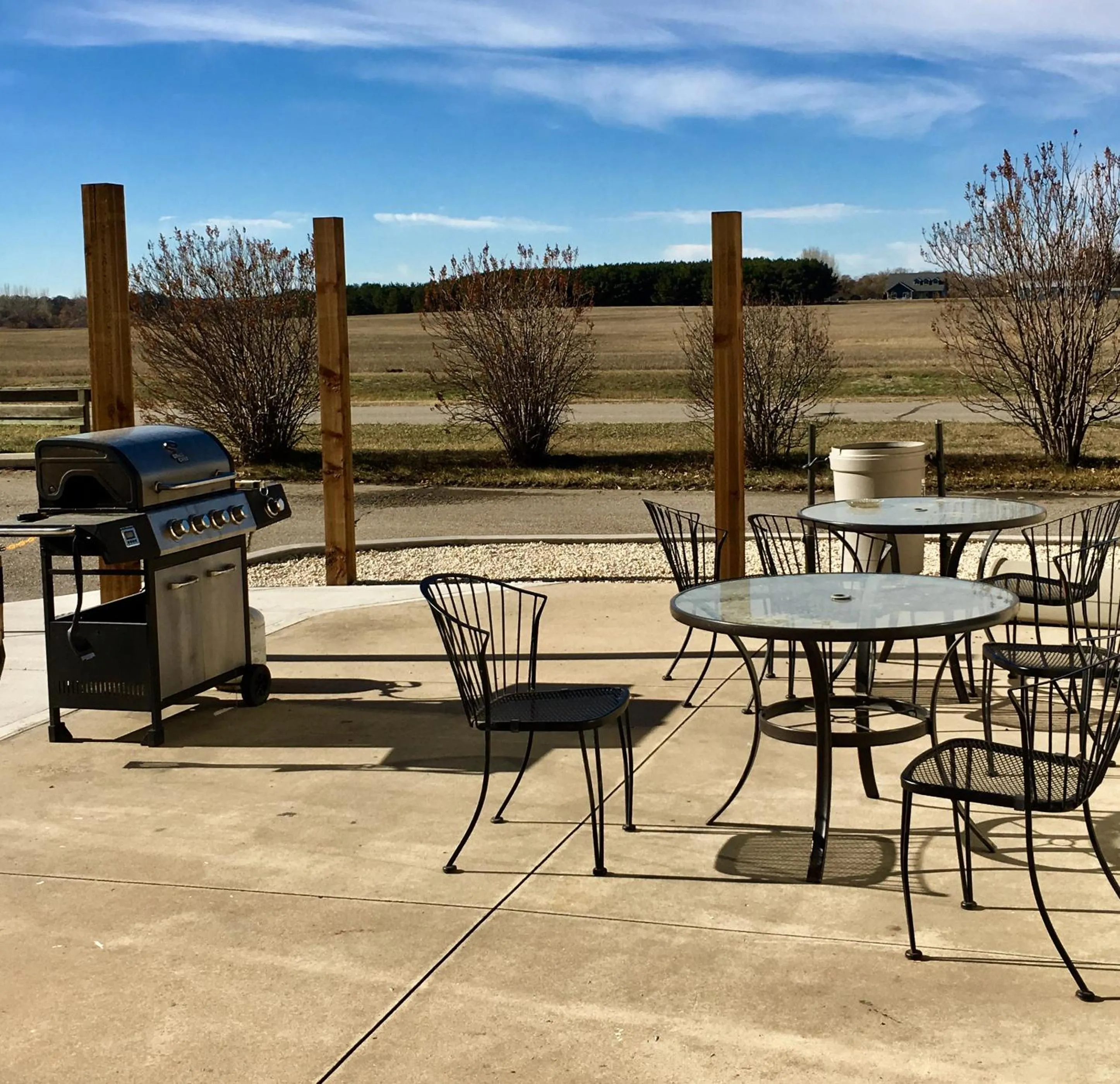 BBQ facilities in Bay Hill Inns & Suites