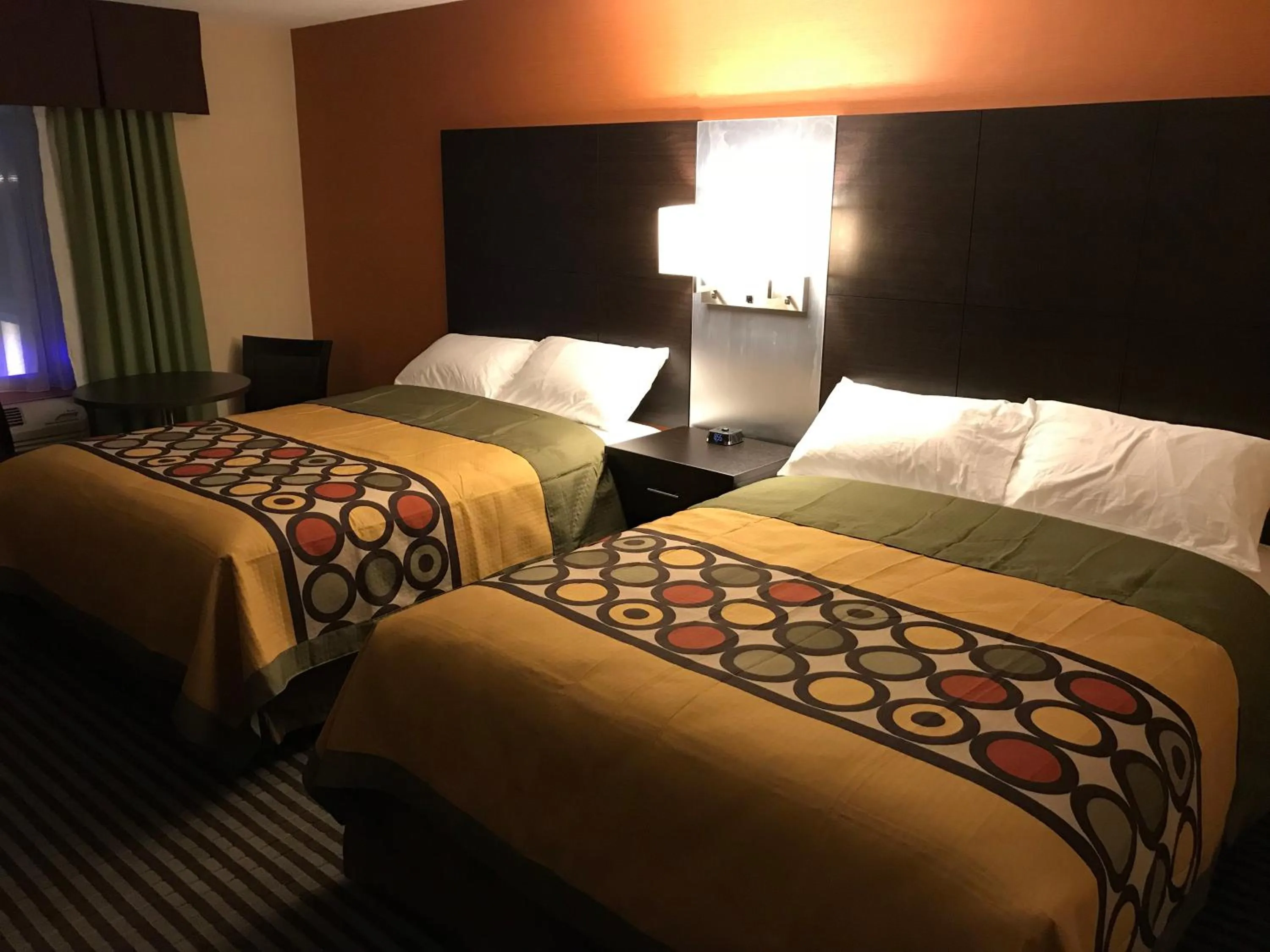 Bedroom, Bed in Bay Hill Inns & Suites