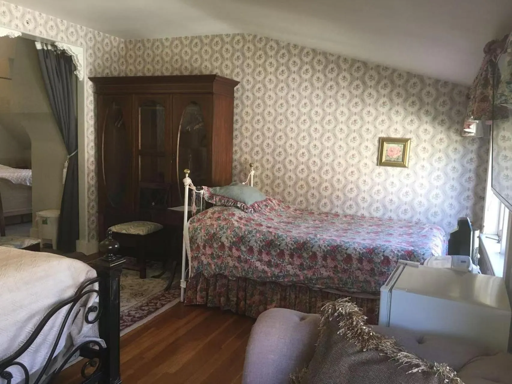 Bed in Haterleigh Heritage Inn