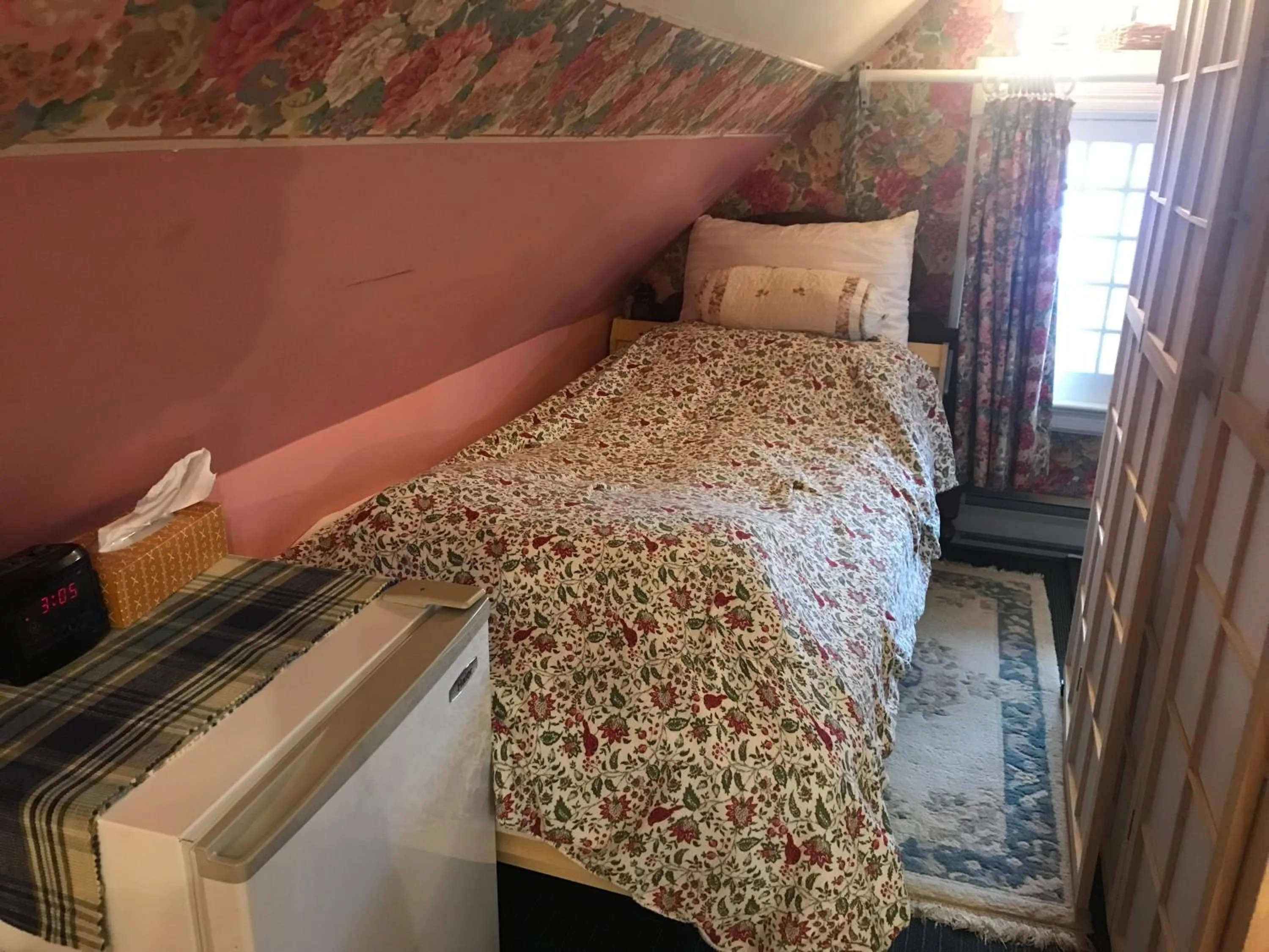 Bed in Haterleigh Heritage Inn