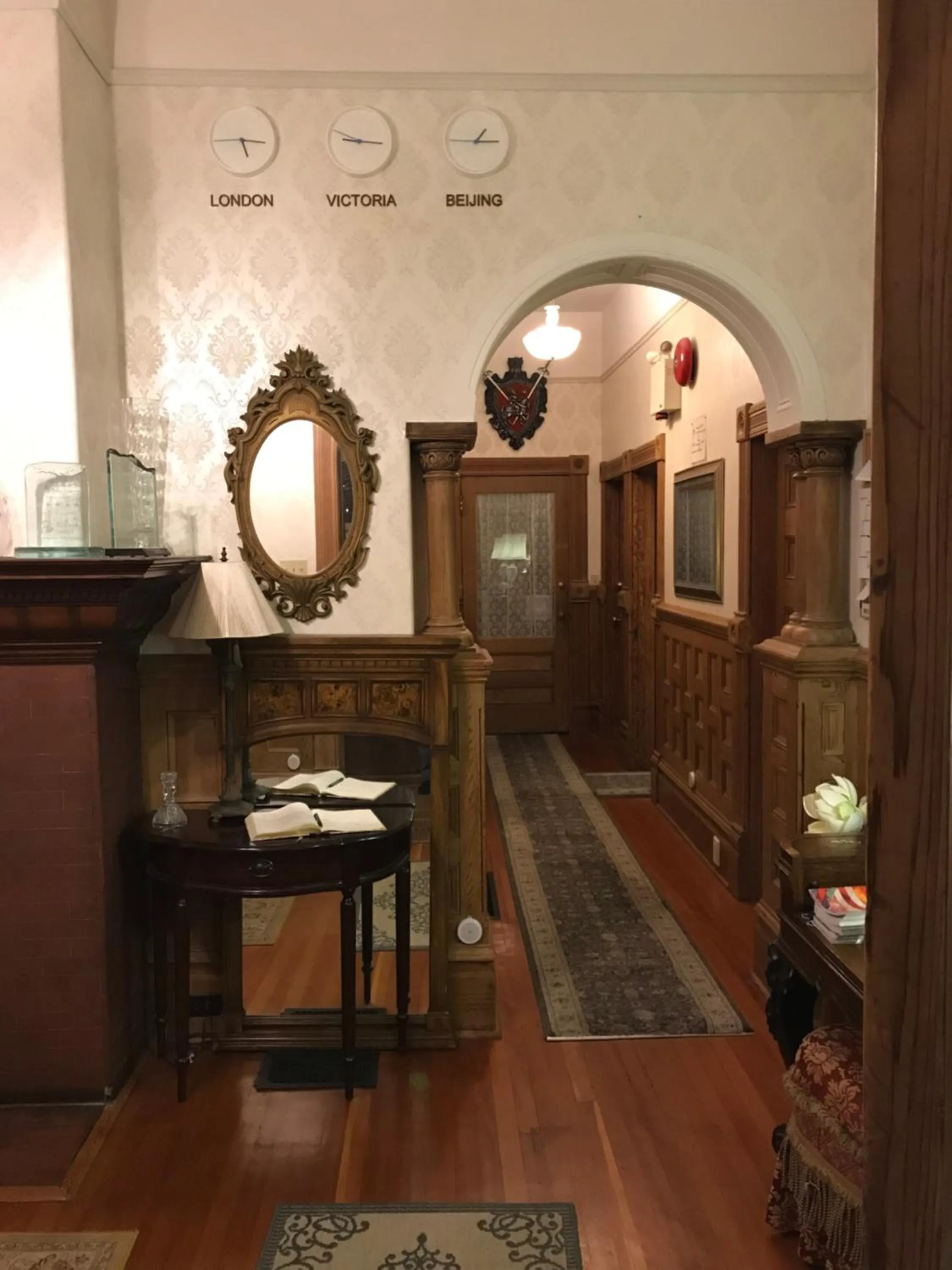 Decorative detail in Haterleigh Heritage Inn