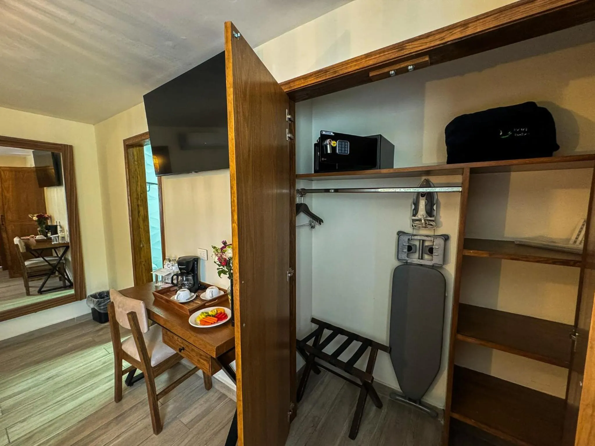 TV and multimedia in Hotel Isabel