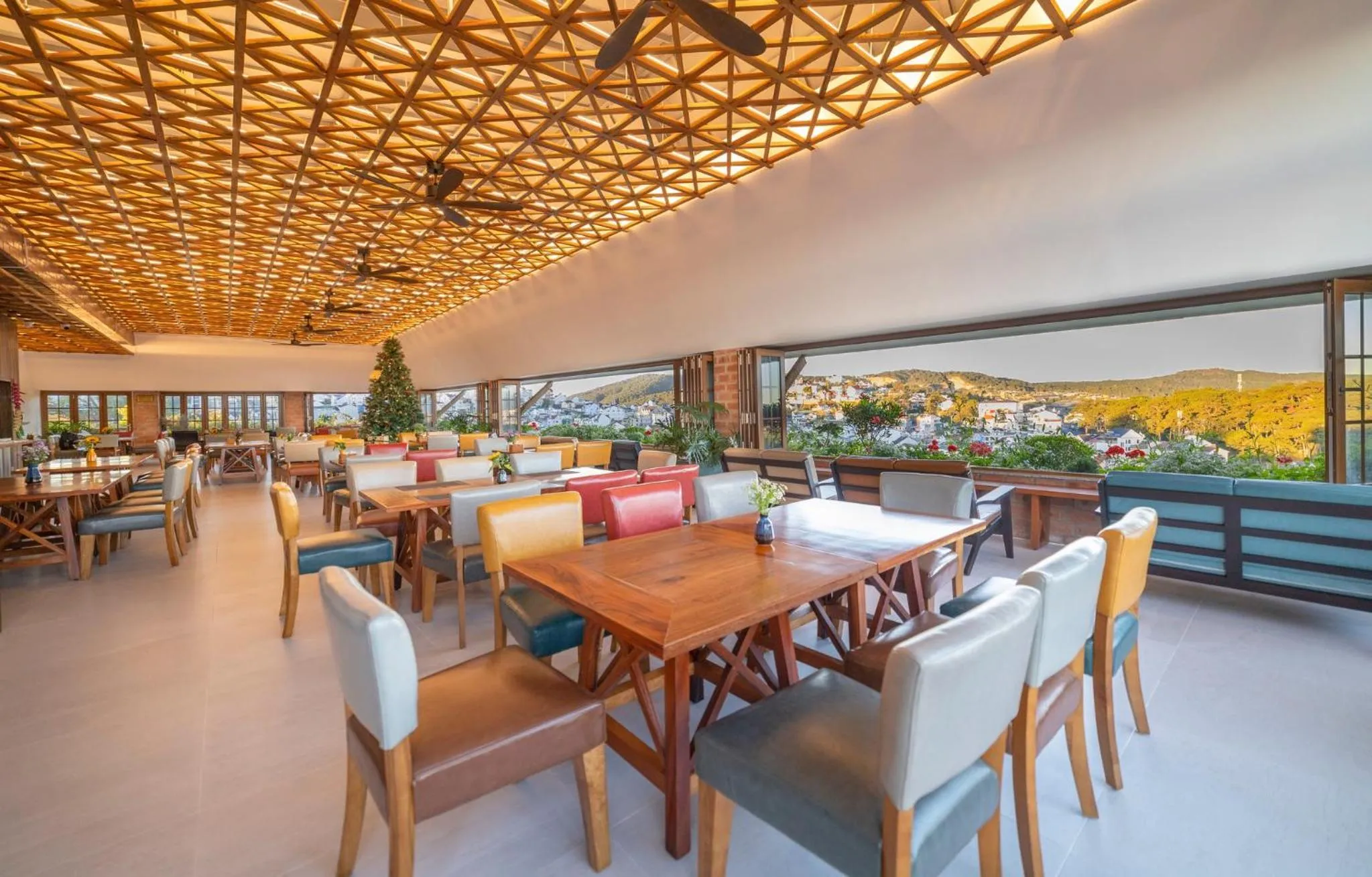 Restaurant/places to eat in Brick House Dalat Hotel