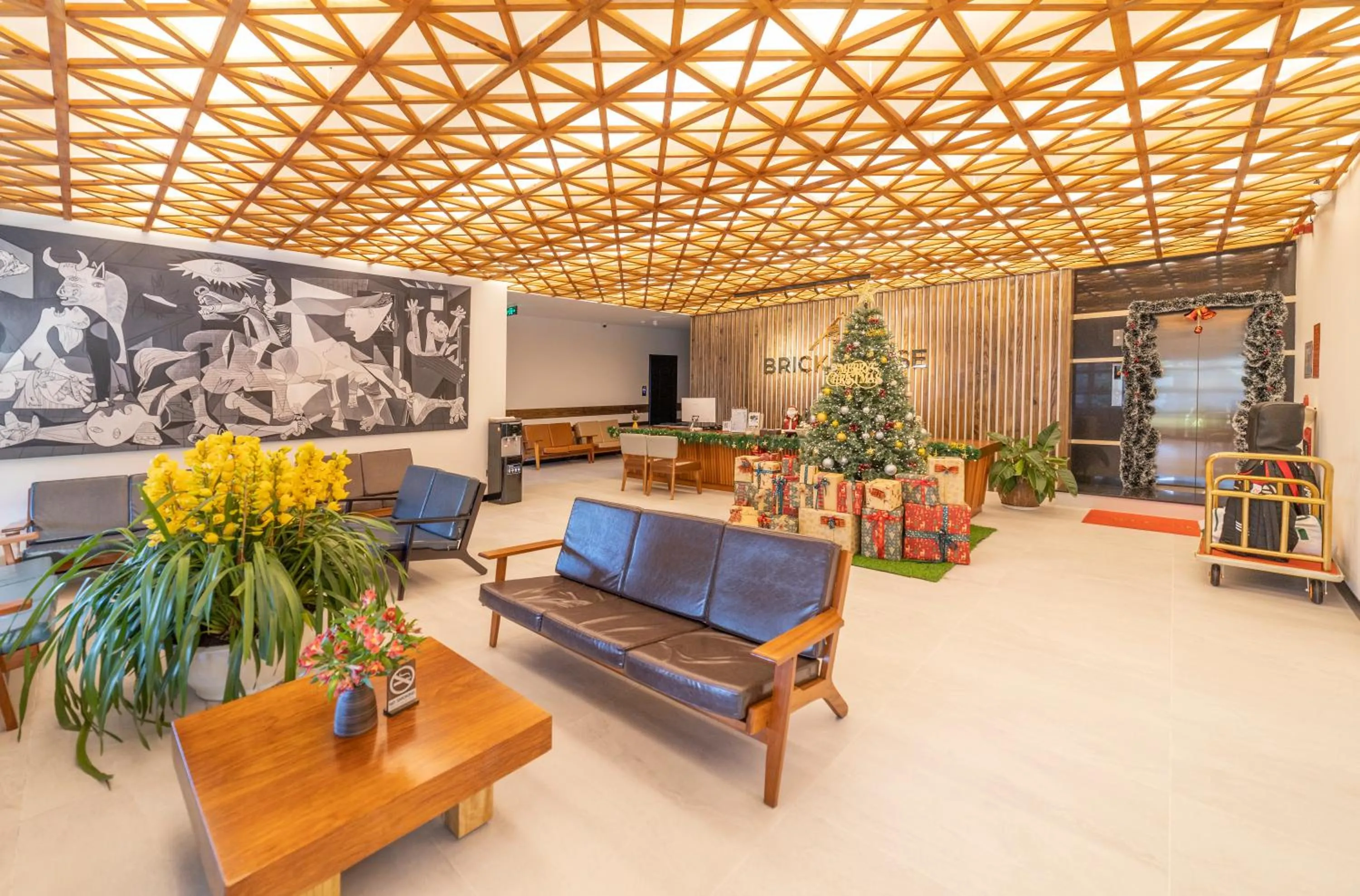 Lobby or reception in Brick House Dalat Hotel