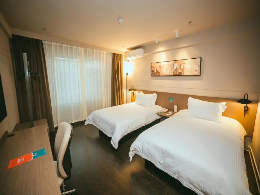 Bed in Jinjiang Inn Yangzhou Slender West Lake Dongguan Street