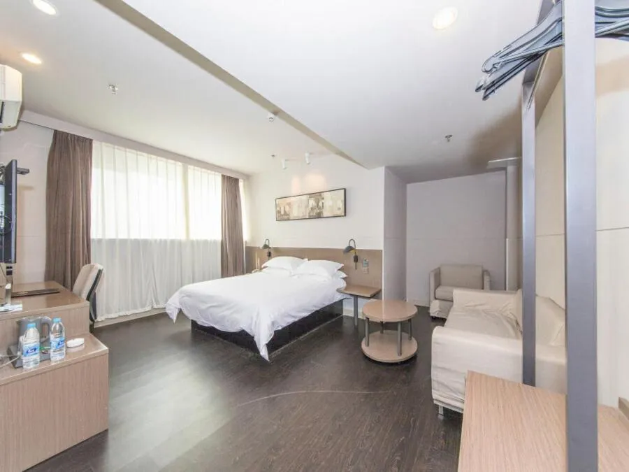 Bed in Jinjiang Inn Yangzhou Slender West Lake Dongguan Street